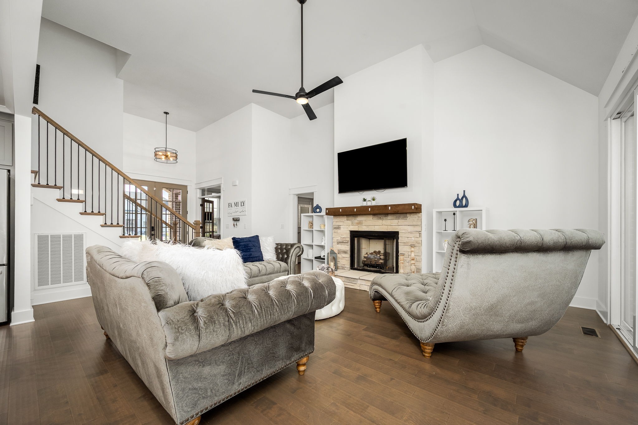 2614 Holly Springs Dr