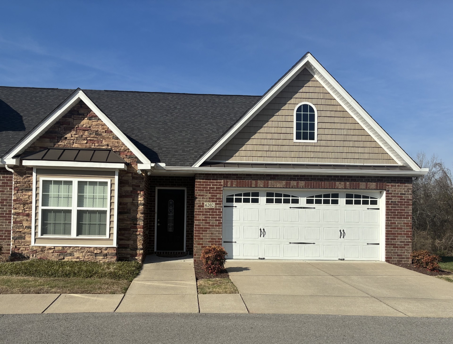 395 Devon Chase Hl Unit: 6202