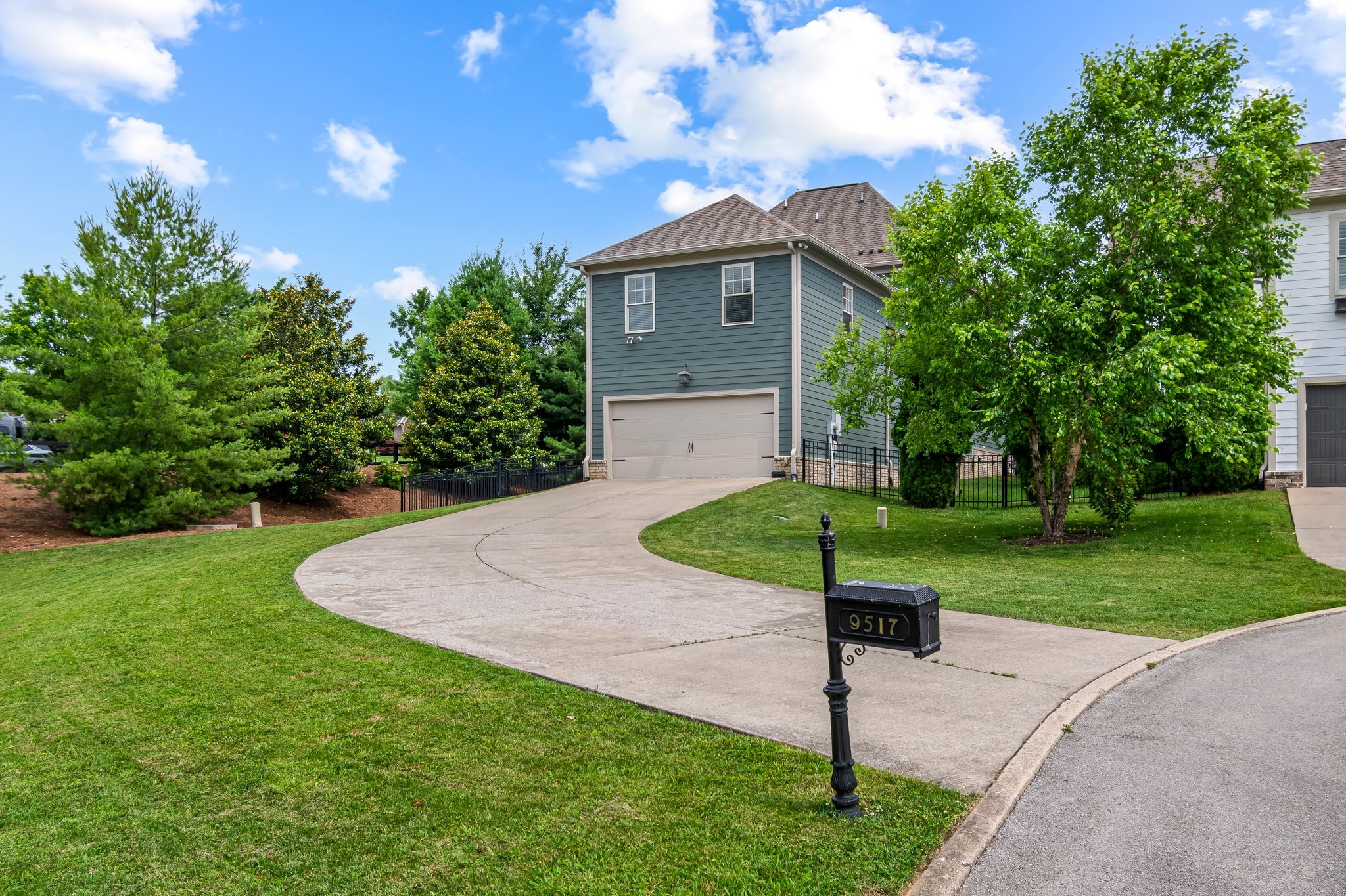 9517 Wexcroft Dr