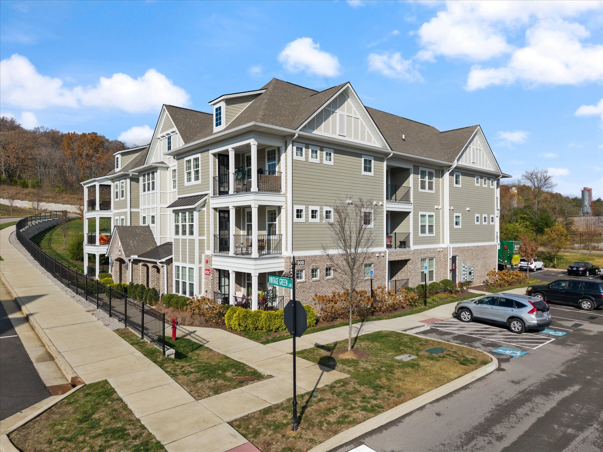 900 Vintage Green Ln Unit: 204