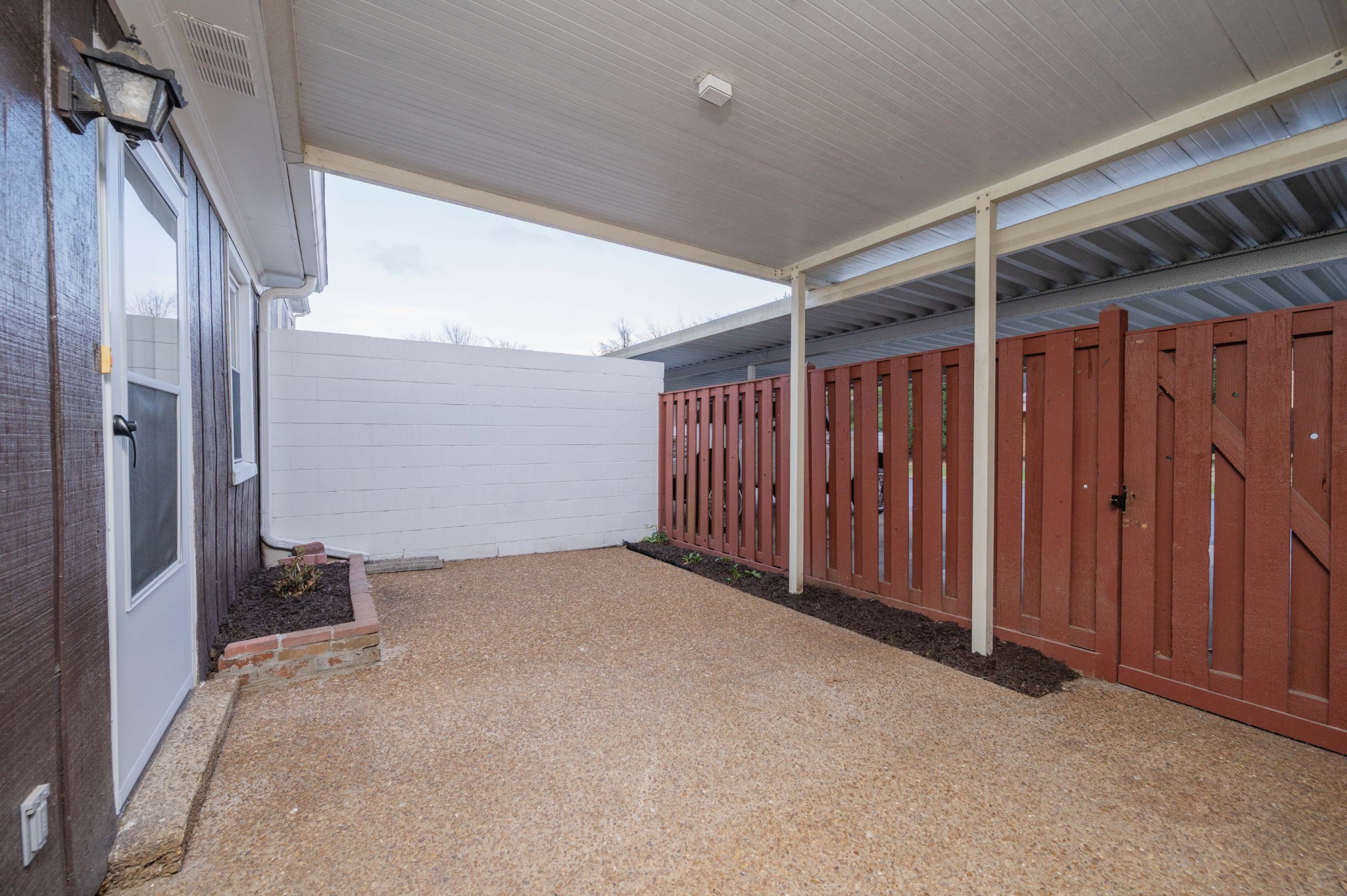 1002 E Northfield Blvd Unit: L101