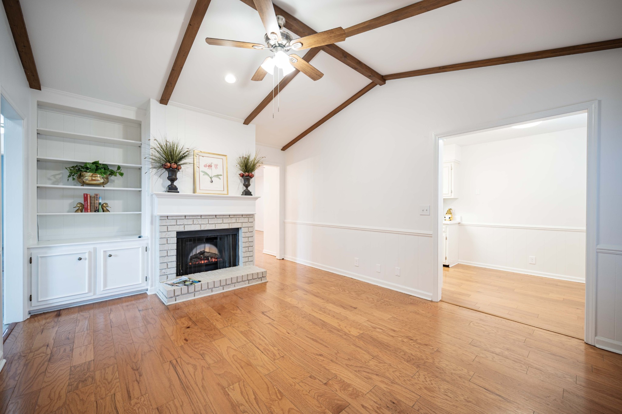 1002 E Northfield Blvd Unit: L101