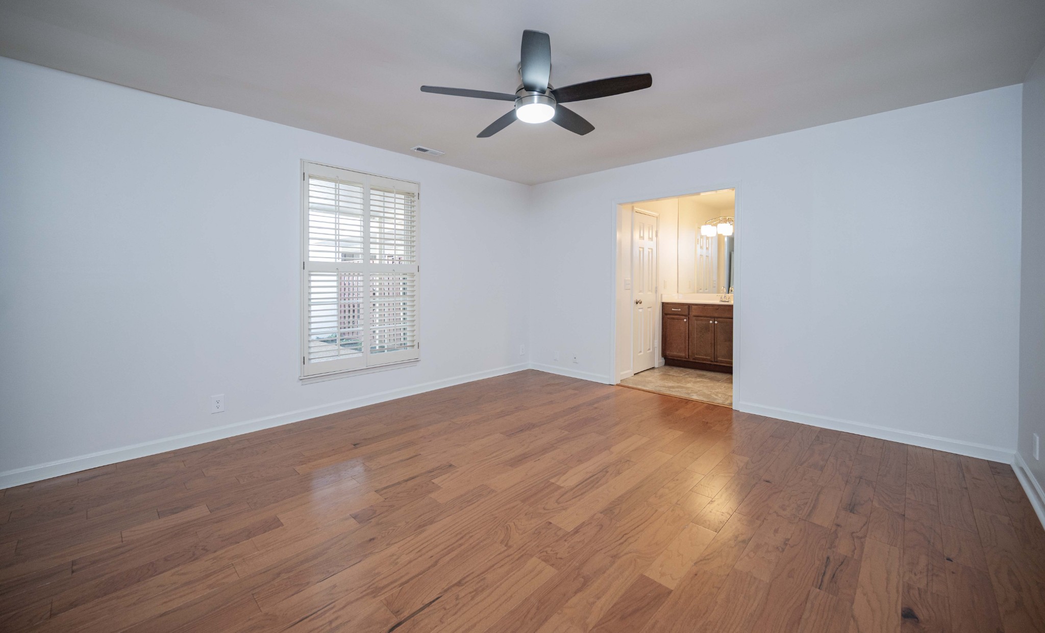 1002 E Northfield Blvd Unit: L101