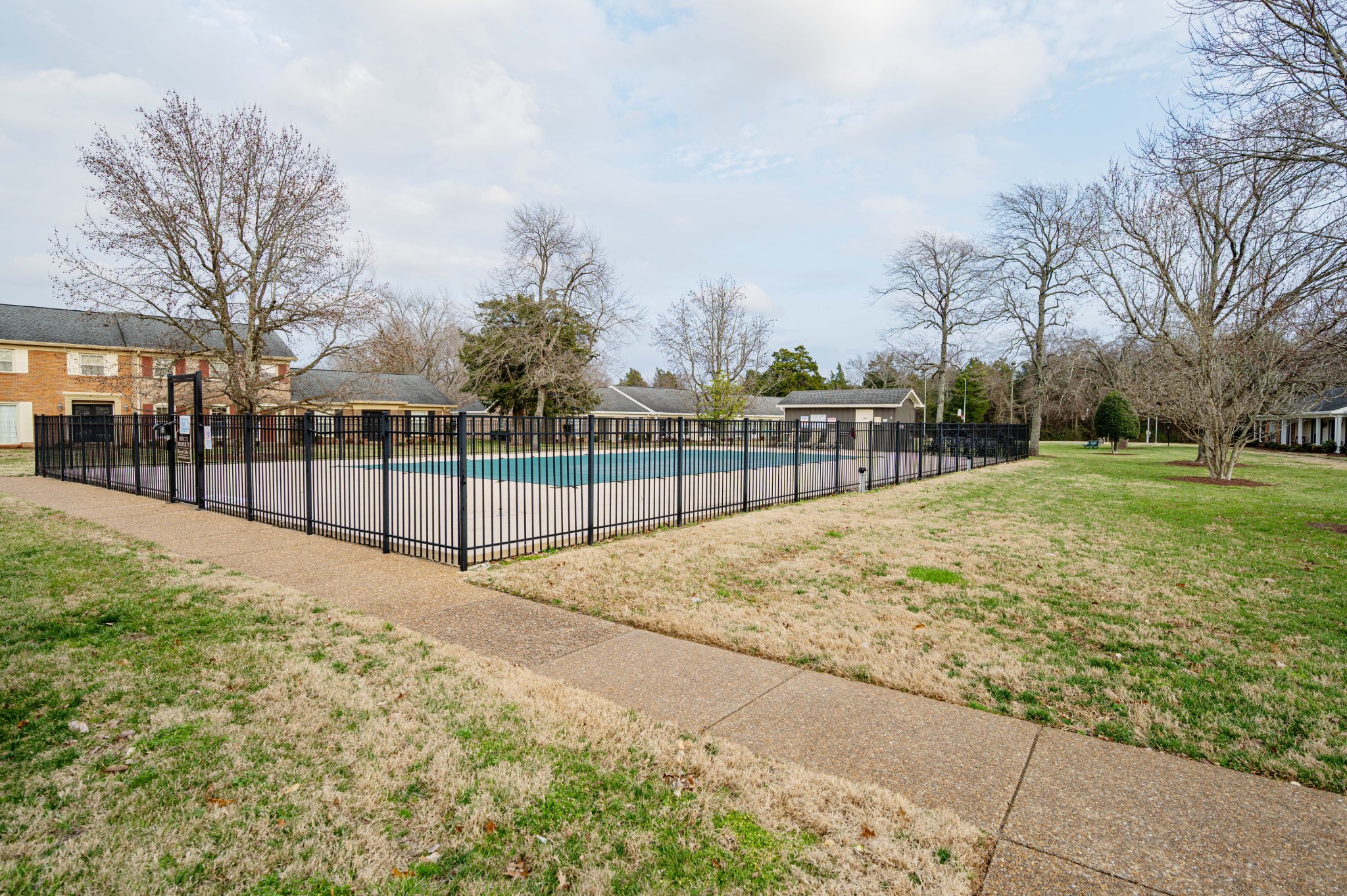 1002 E Northfield Blvd Unit: L101