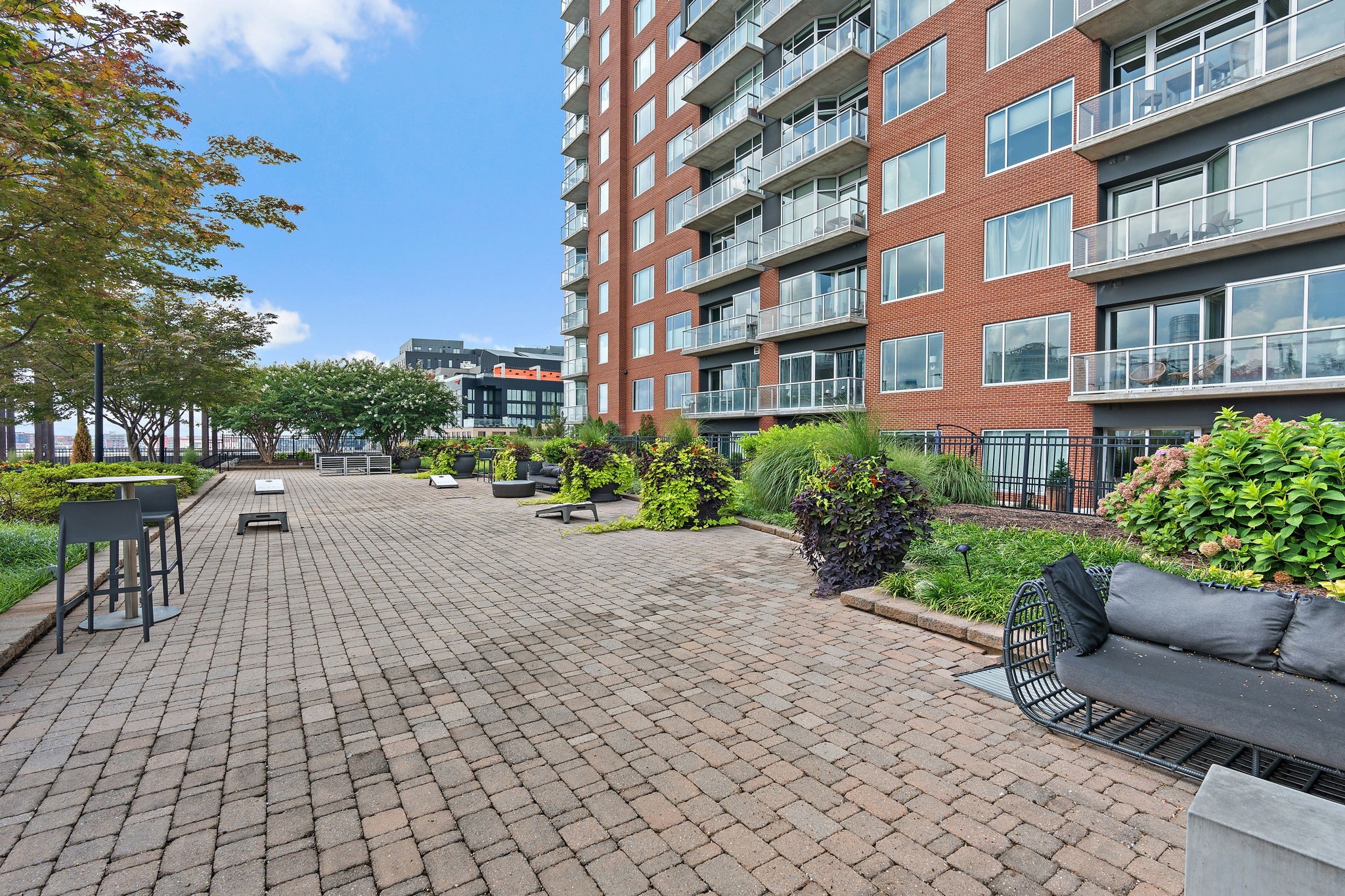 600 12th Ave S Unit: 1708