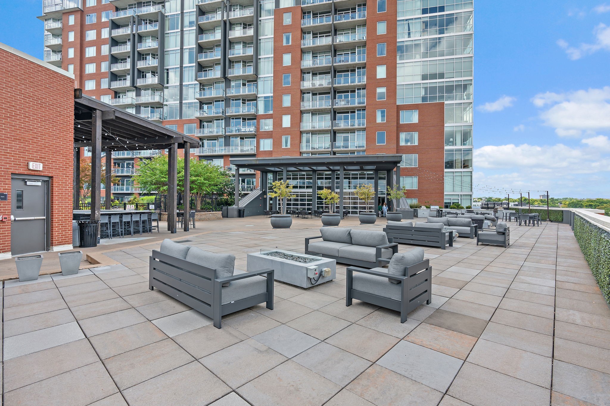 600 12th Ave S Unit: 1708