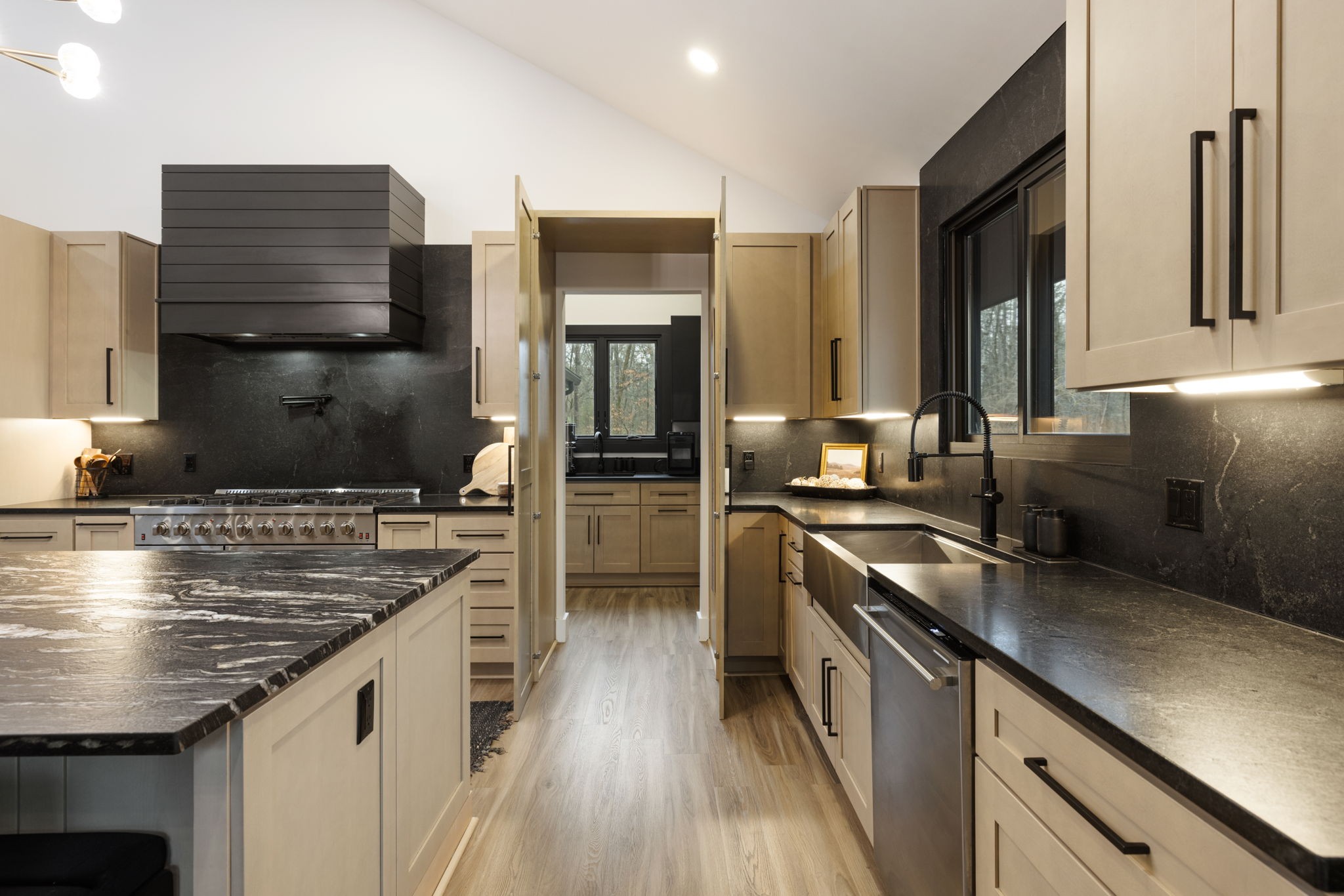 8575 Saundersville Rd