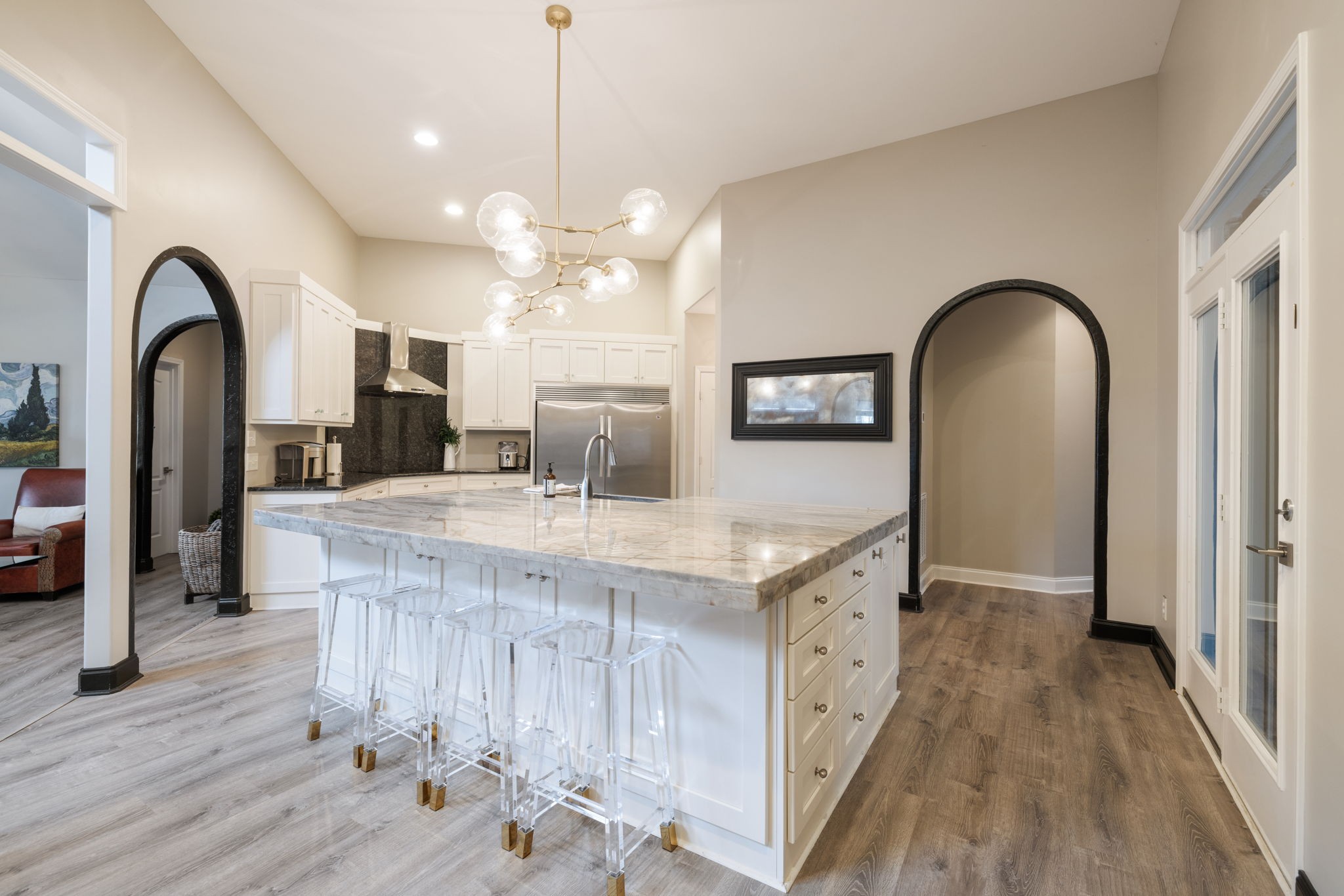 442 Lakeview Cir