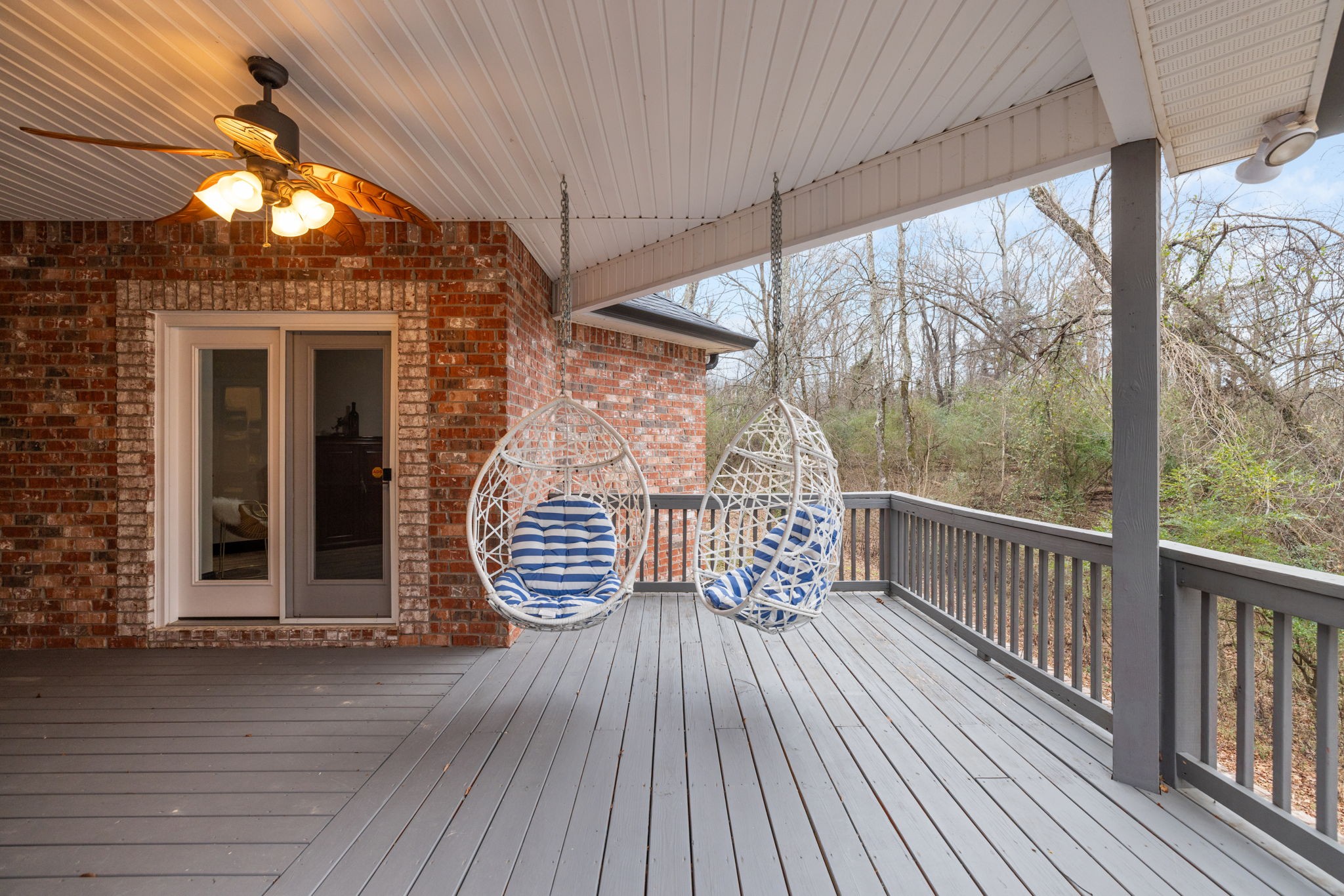 442 Lakeview Cir