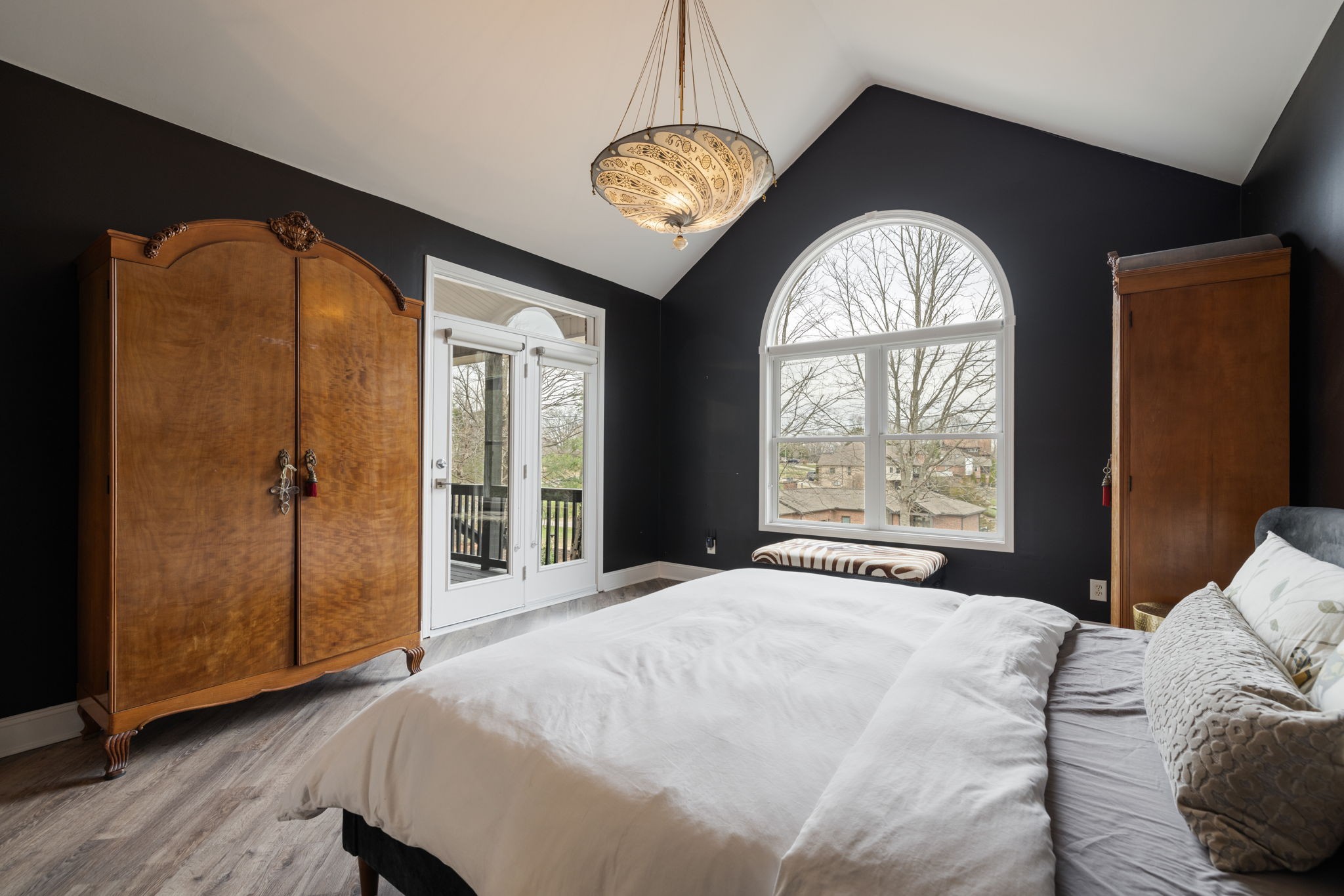442 Lakeview Cir