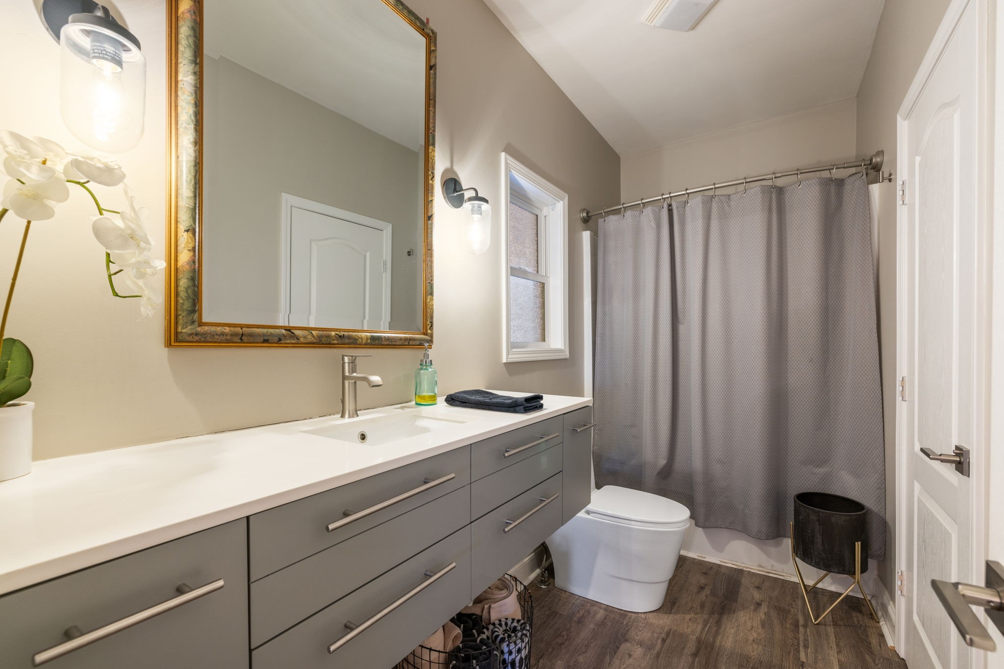 442 Lakeview Cir