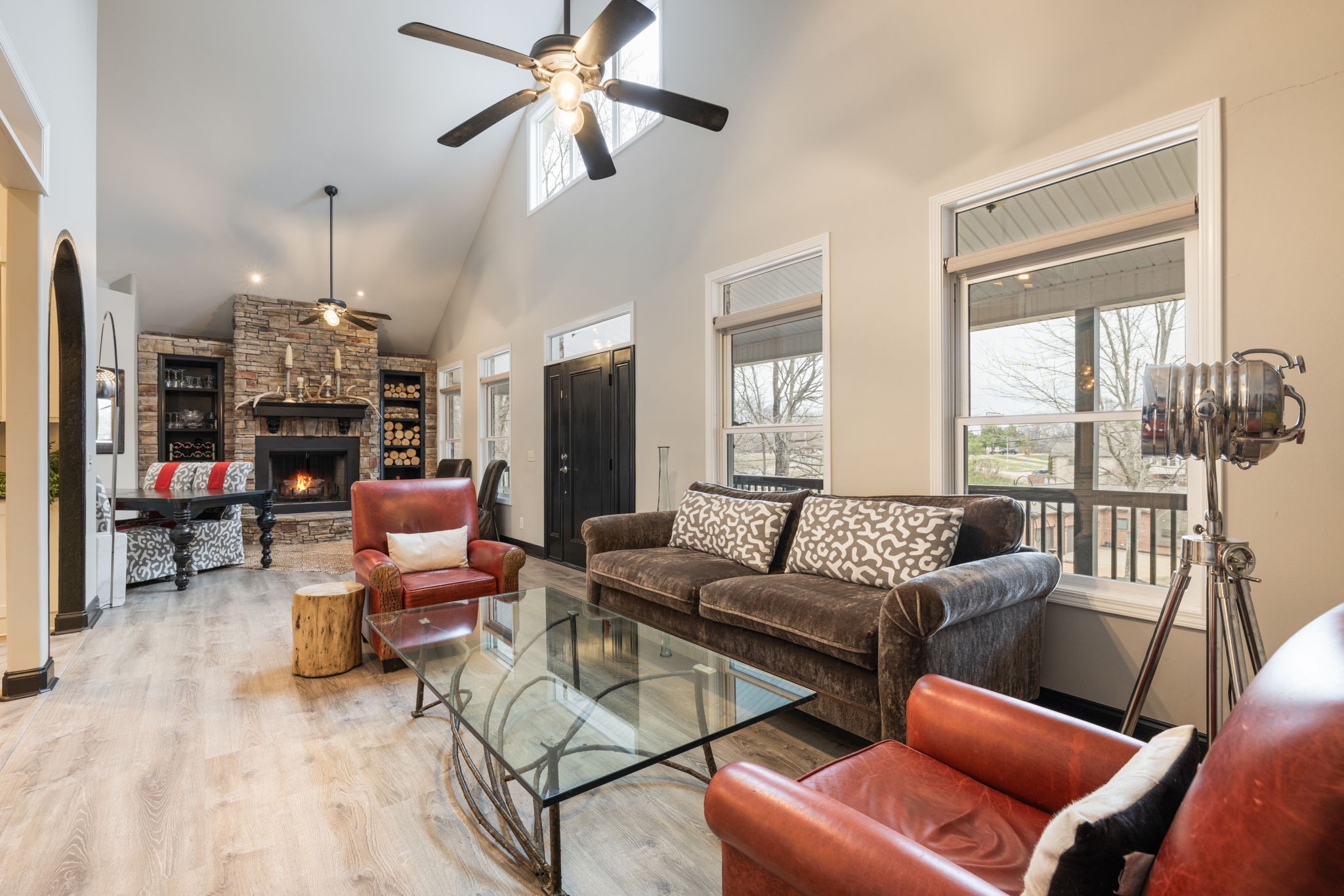 442 Lakeview Cir