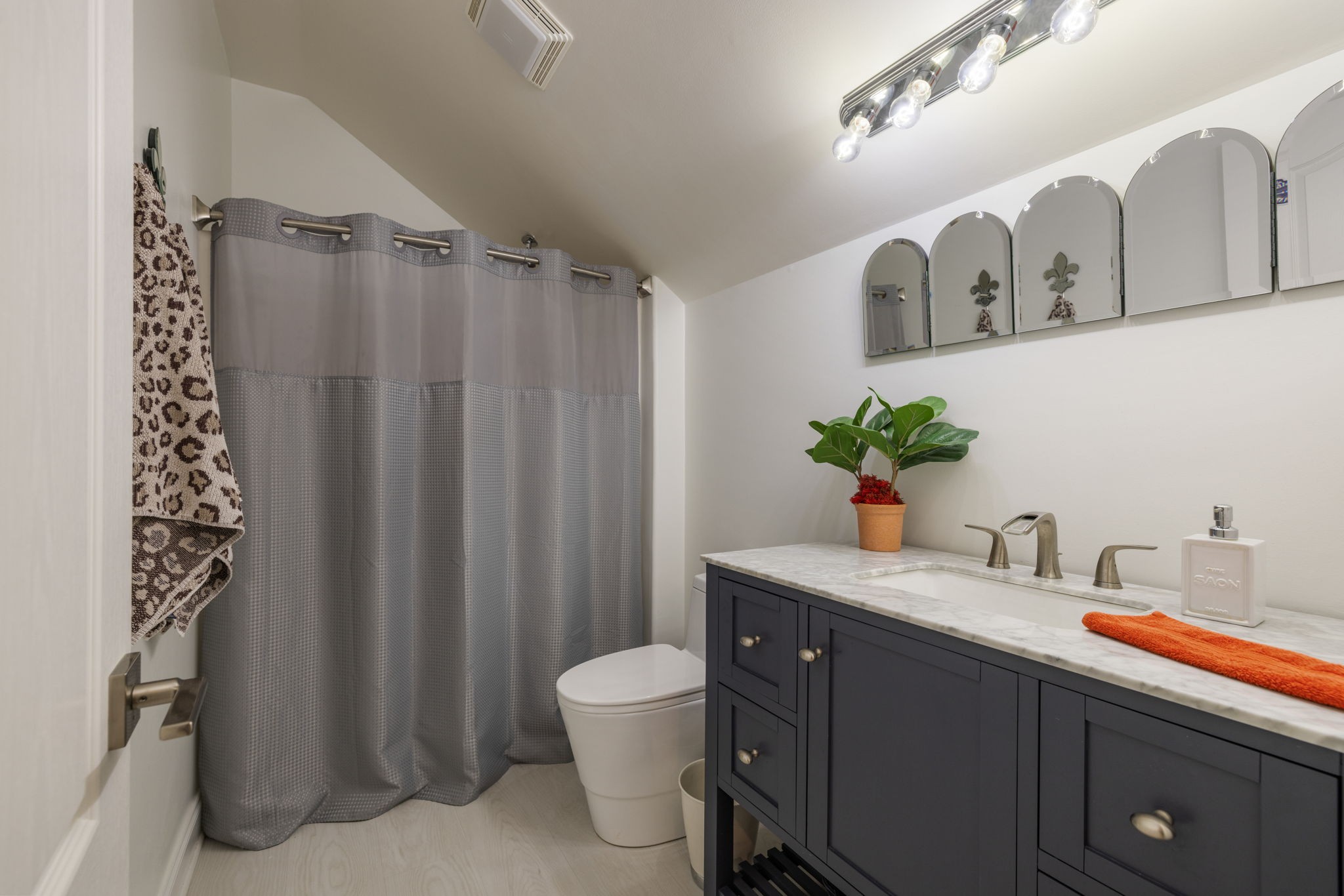 442 Lakeview Cir