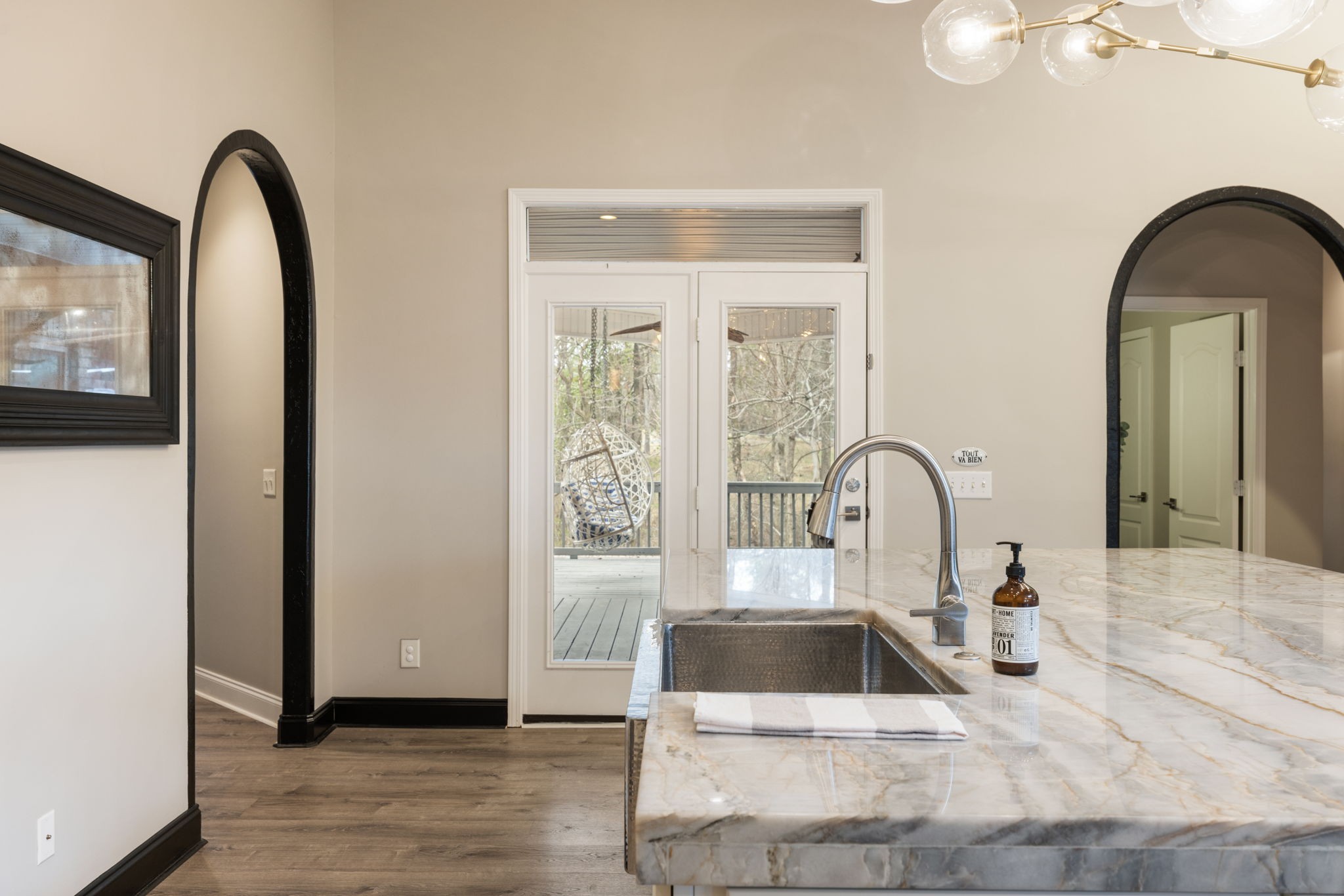 442 Lakeview Cir