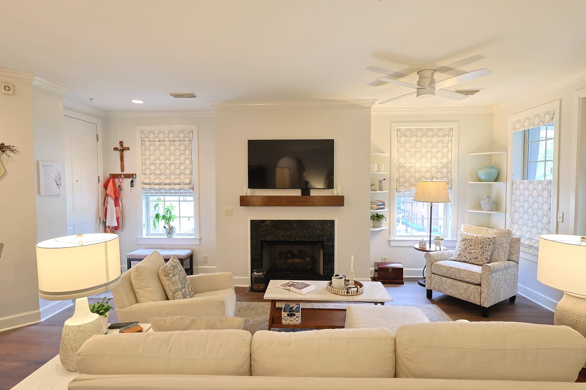 307 Seven Springs Way Unit: 304