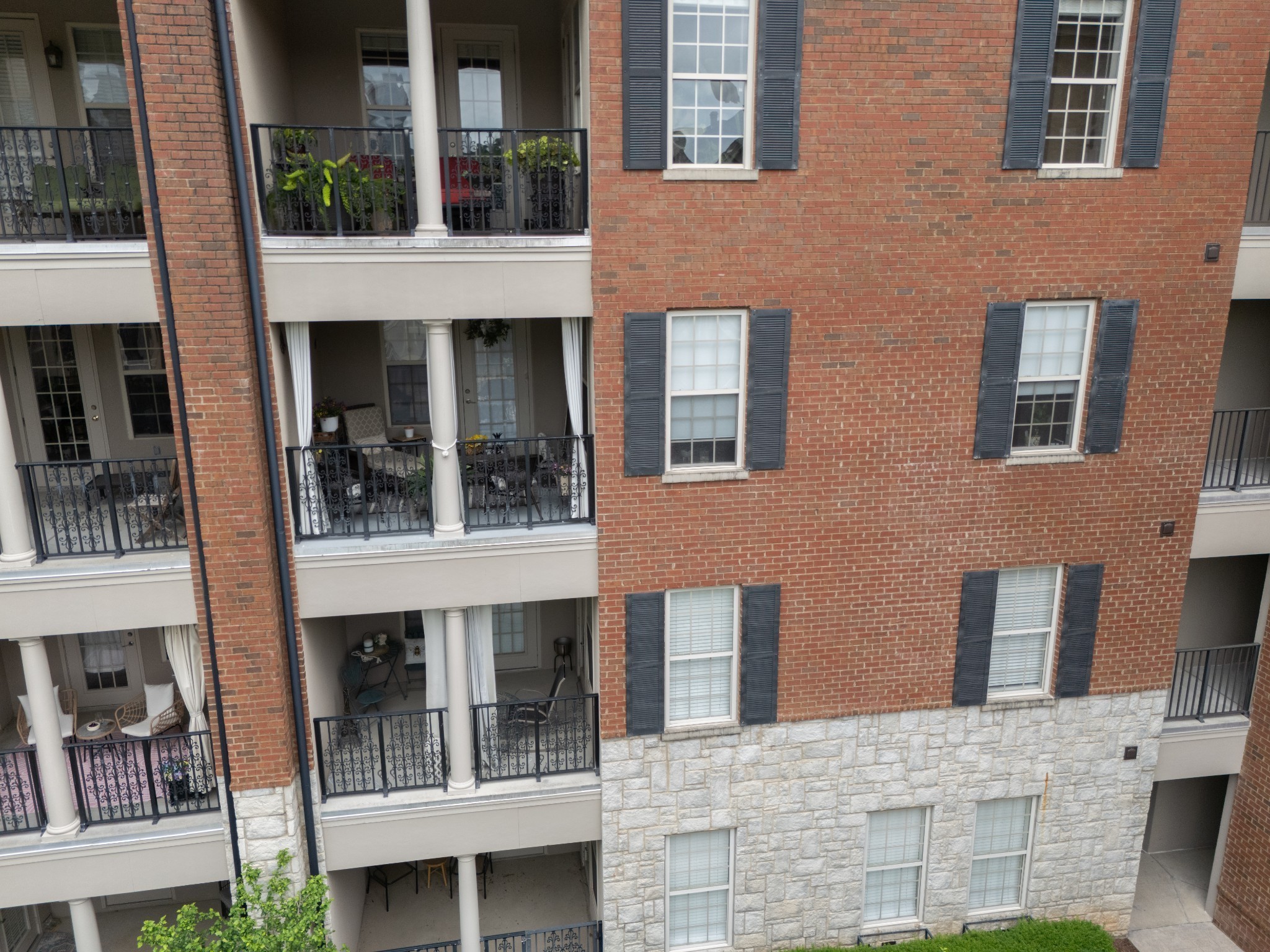307 Seven Springs Way Unit: 304