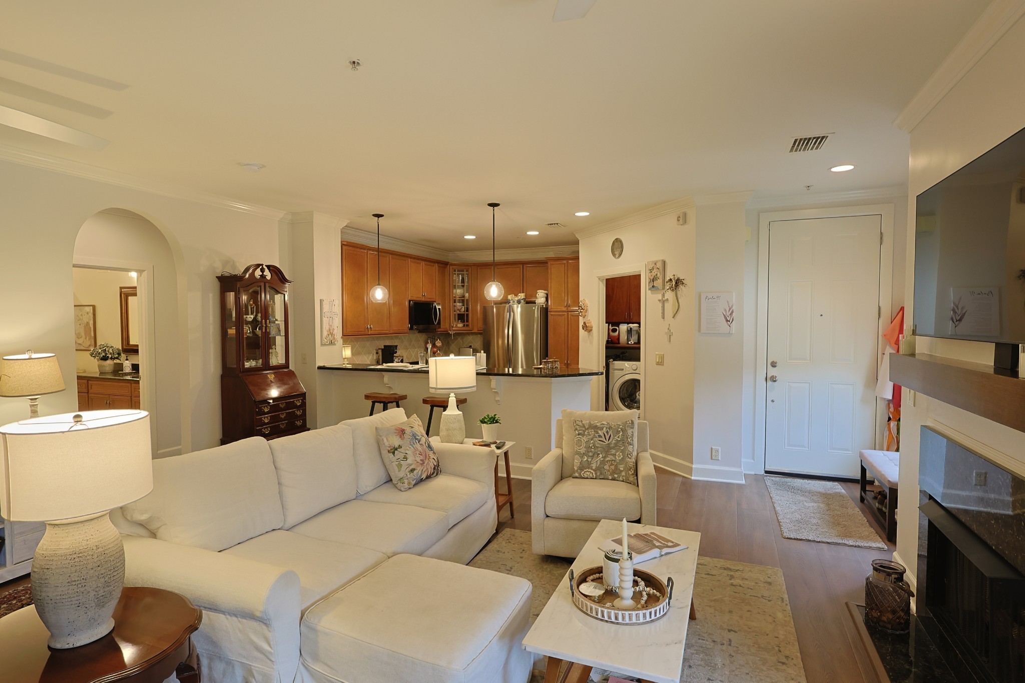 307 Seven Springs Way Unit: 304