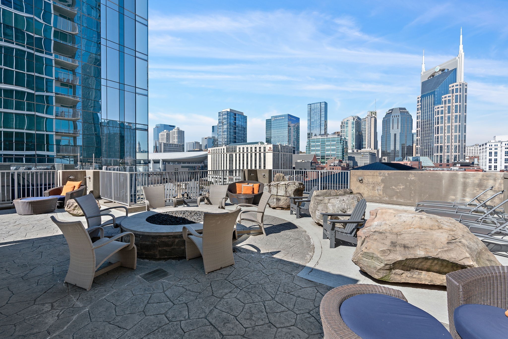 301 Demonbreun St Unit: 602