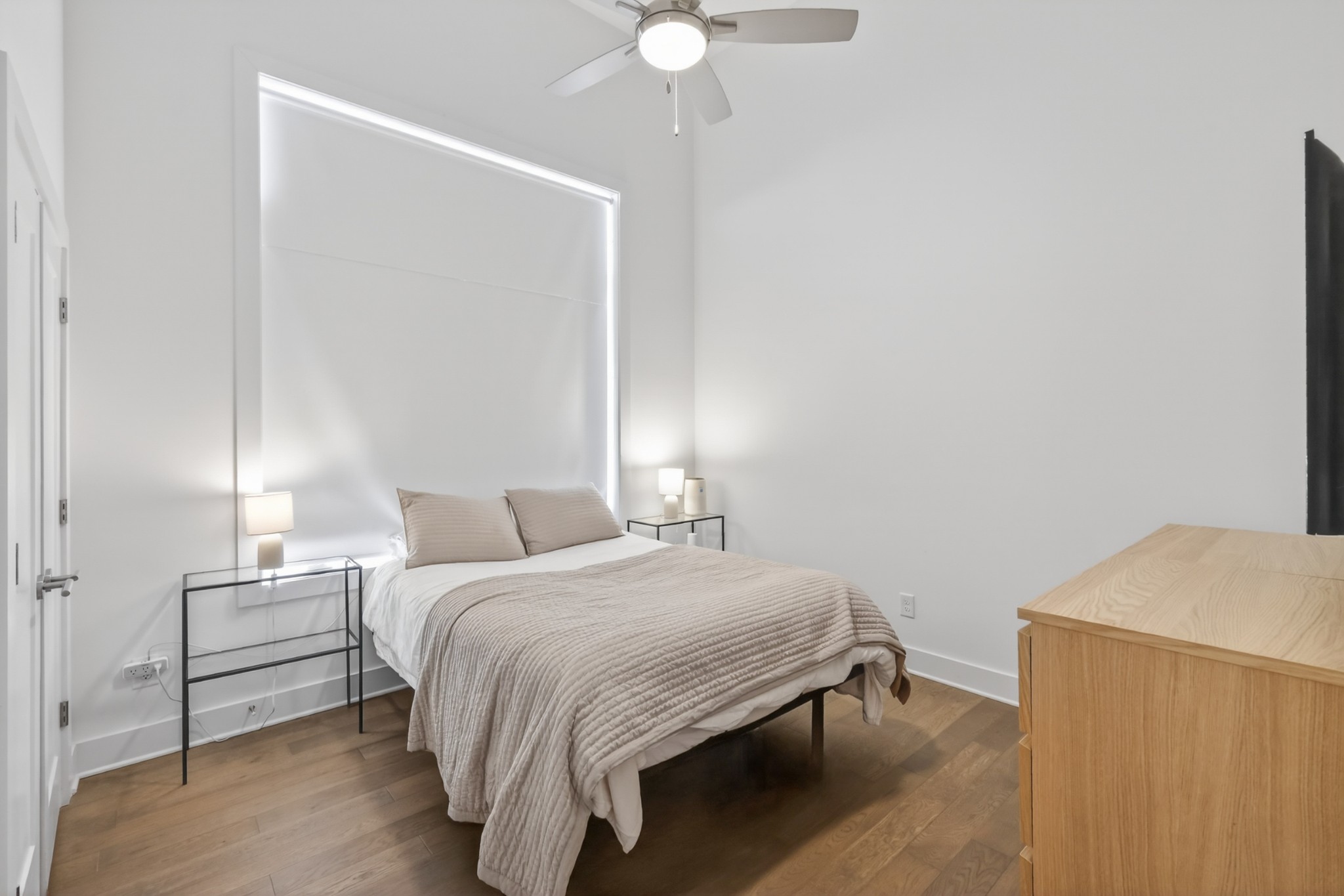 1041 E Trinity Ln Unit: 116