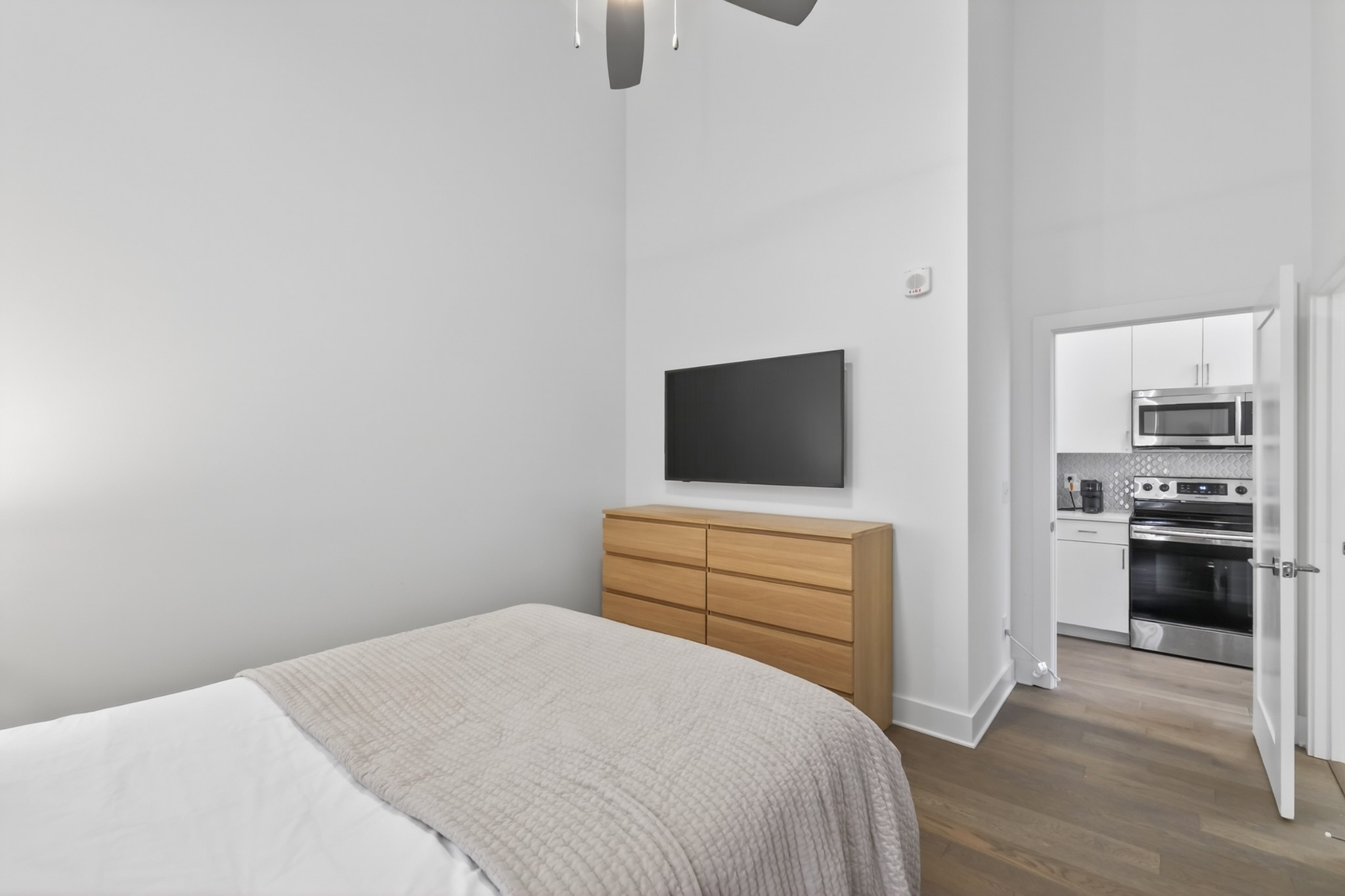 1041 E Trinity Ln Unit: 116