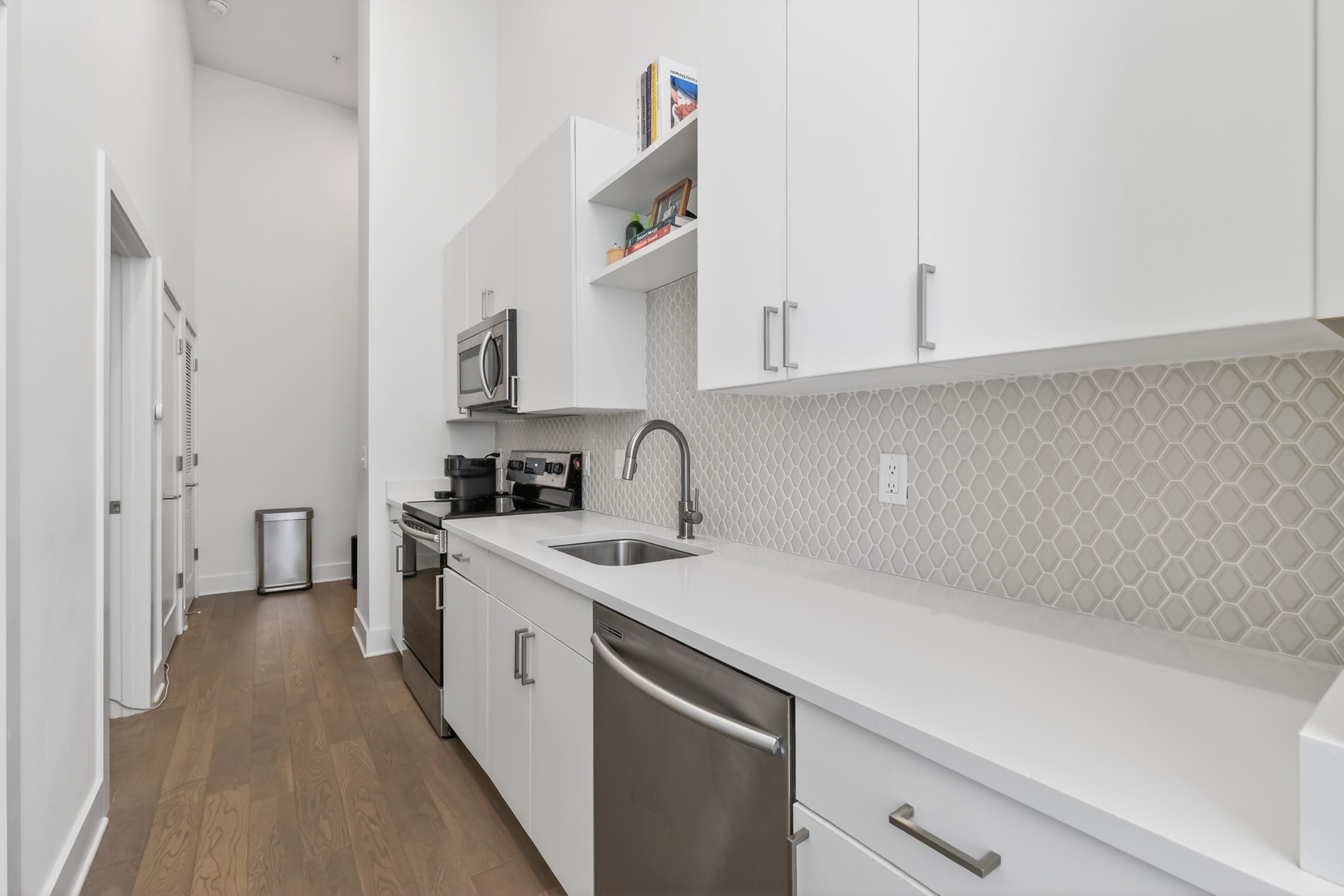 1041 E Trinity Ln Unit: 116