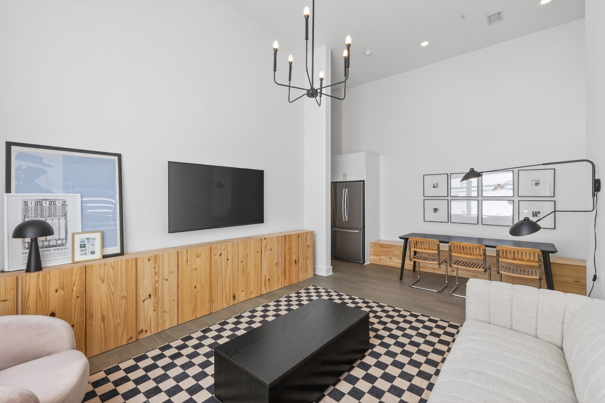 1041 E Trinity Ln Unit: 116