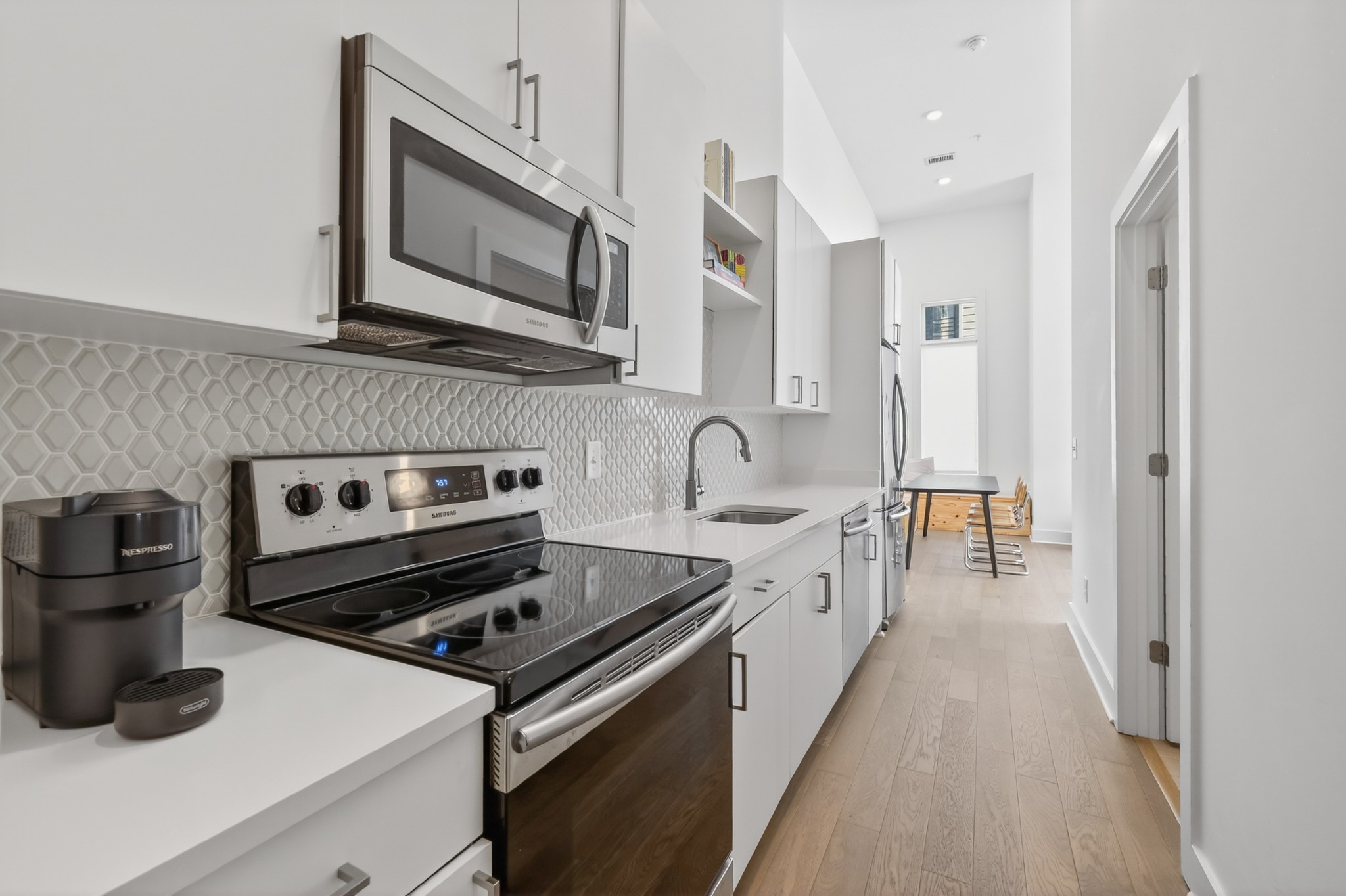 1041 E Trinity Ln Unit: 116