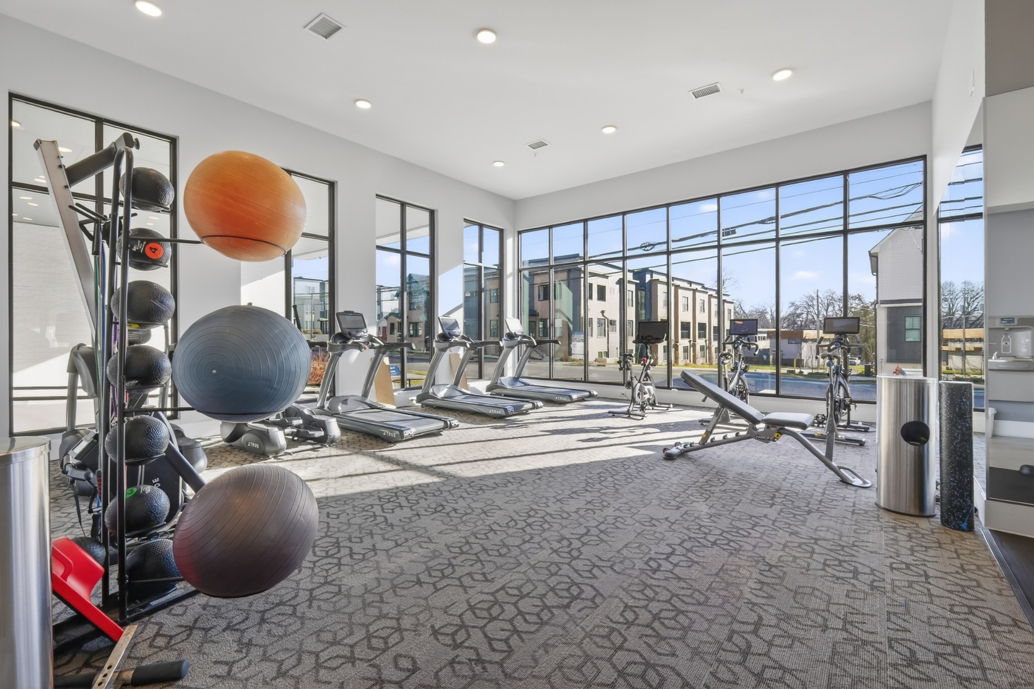 1041 E Trinity Ln Unit: 116