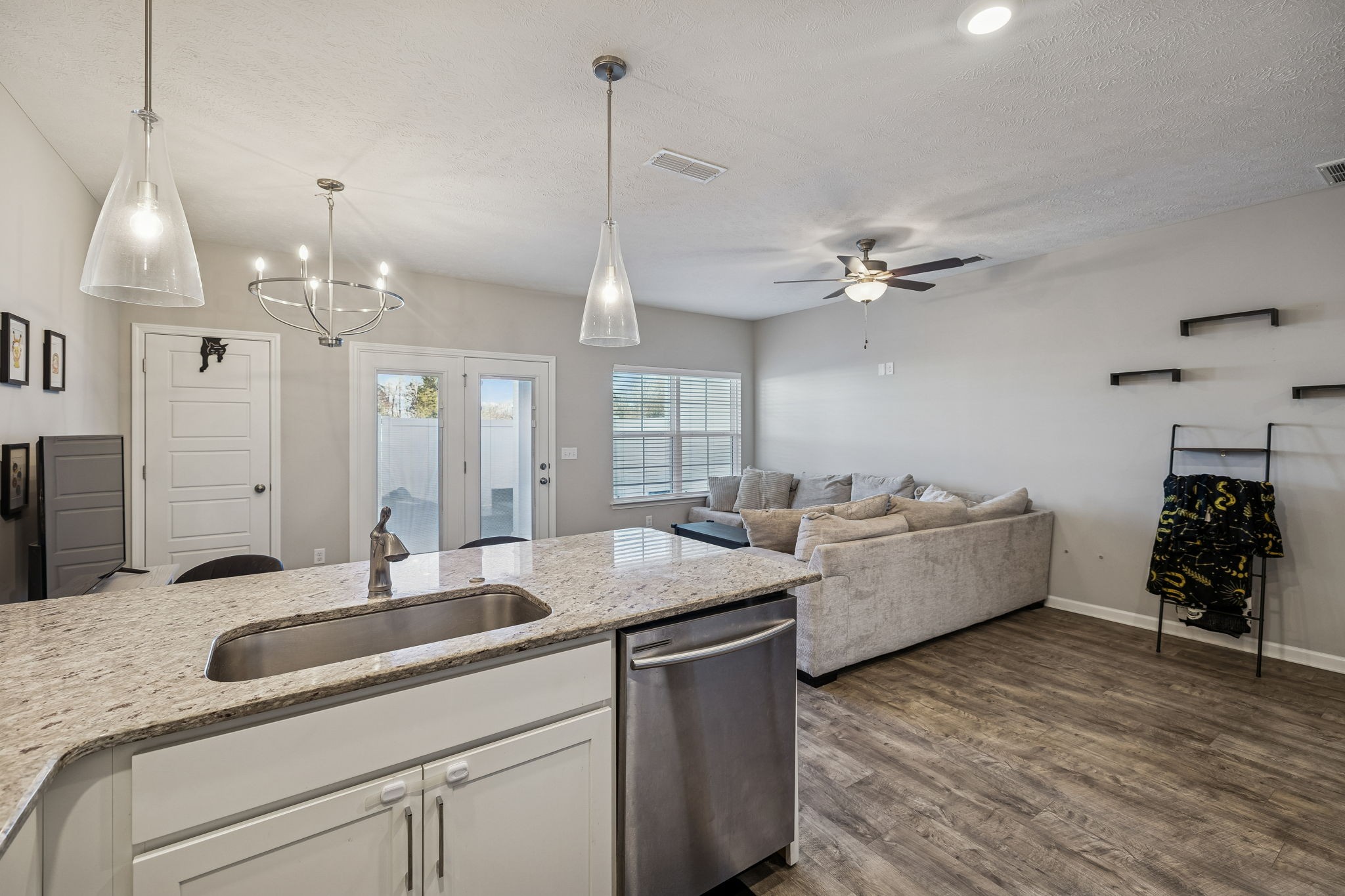 4347 Doral Dr