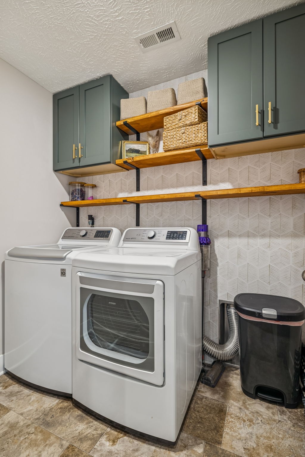 2808 Valley Farms Drive