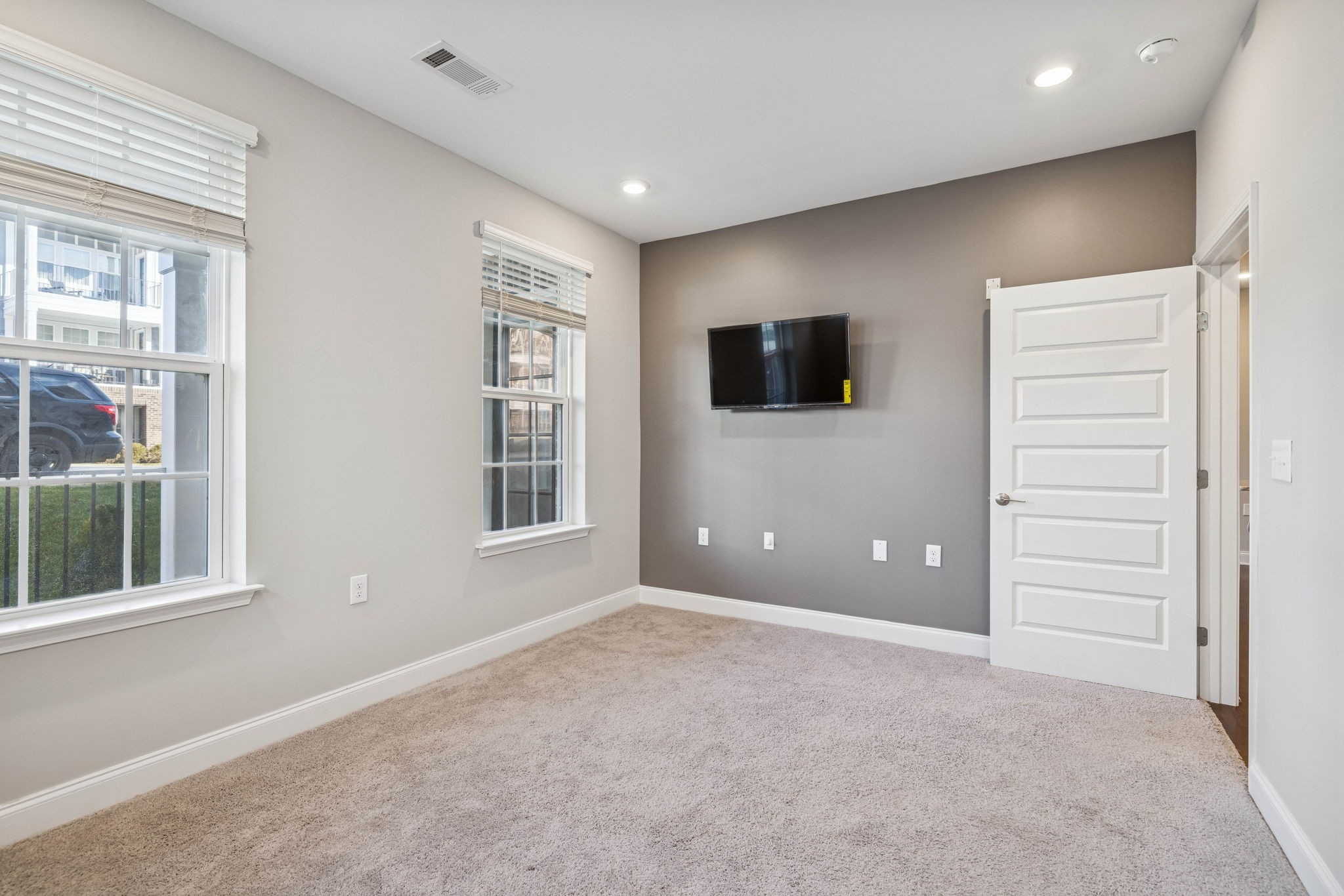 1000 Vintage Green Ln Unit: 1104