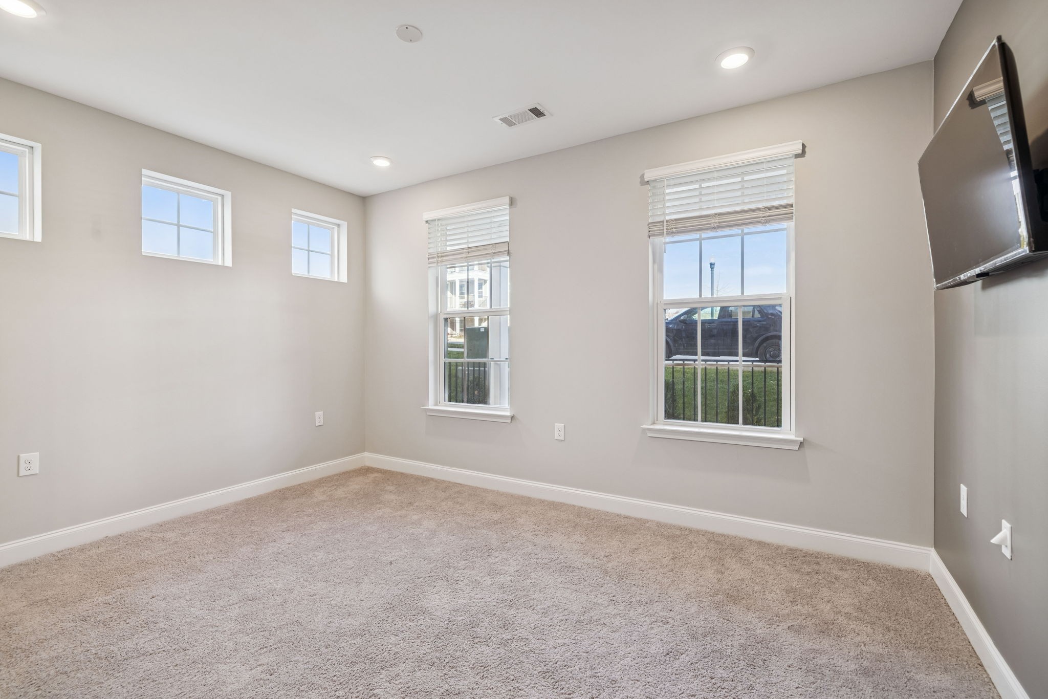 1000 Vintage Green Ln Unit: 1104