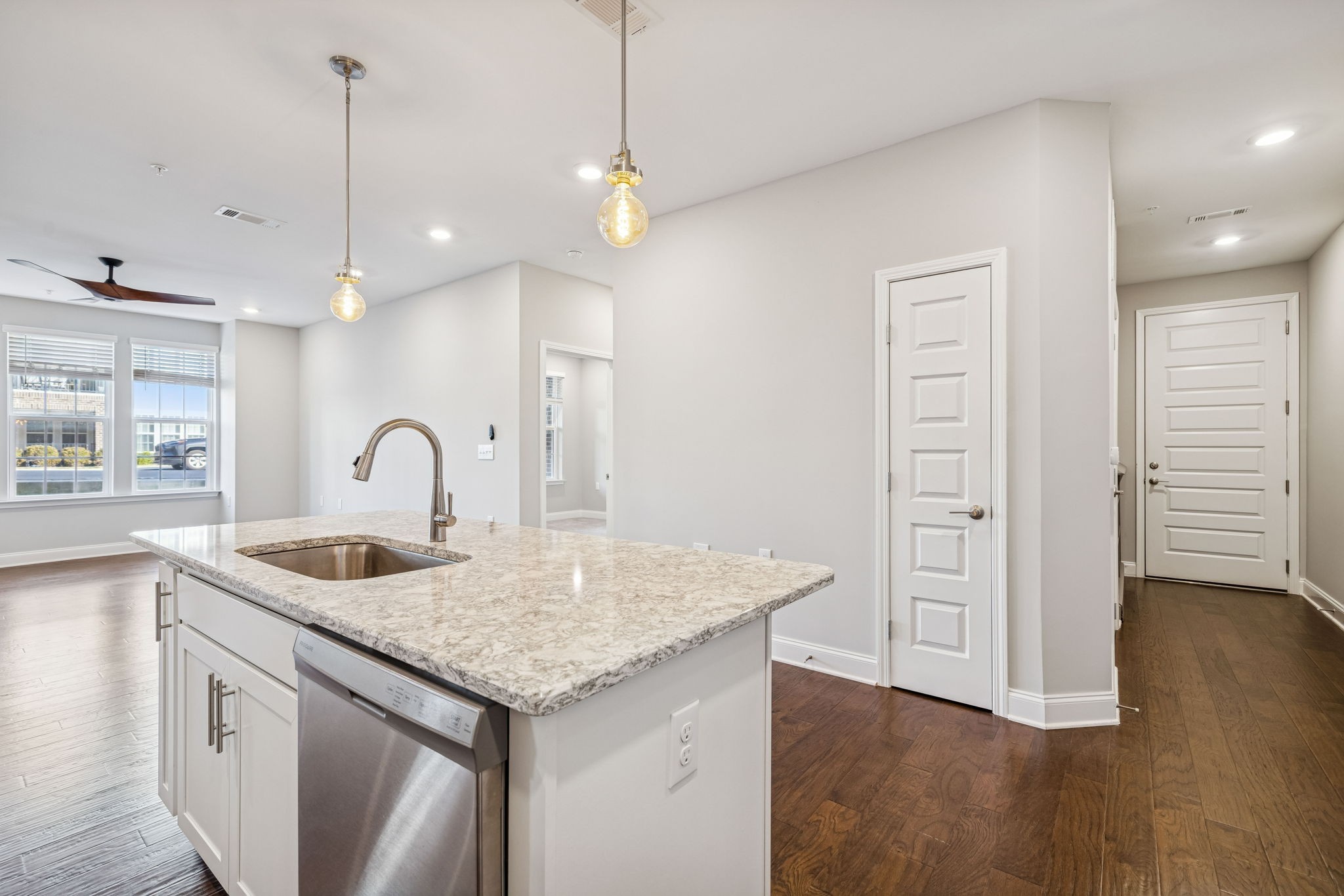 1000 Vintage Green Ln Unit: 1104