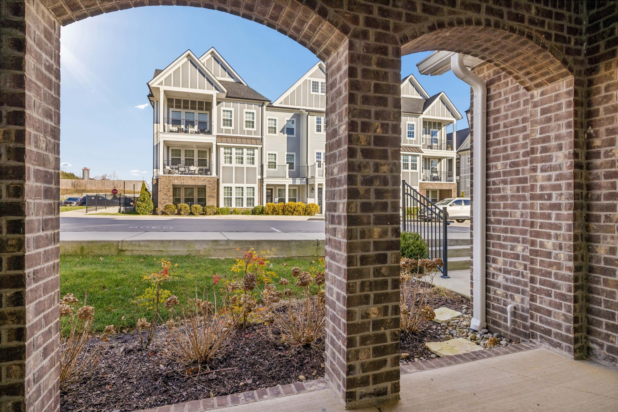 1000 Vintage Green Ln Unit: 1104