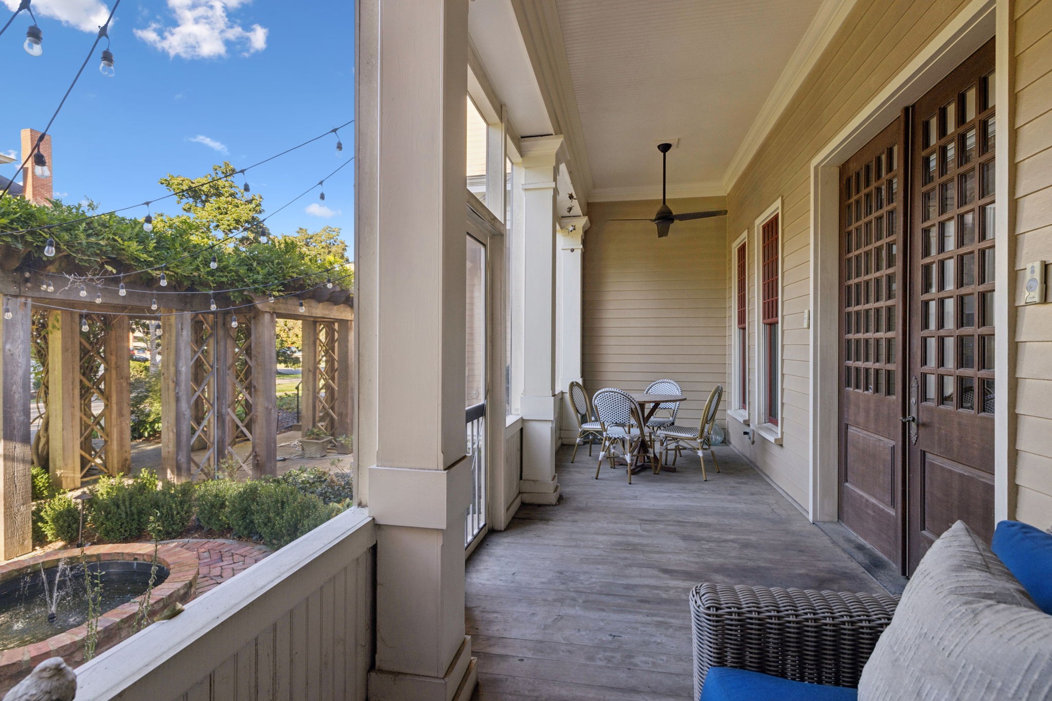 214 3rd Ave, S