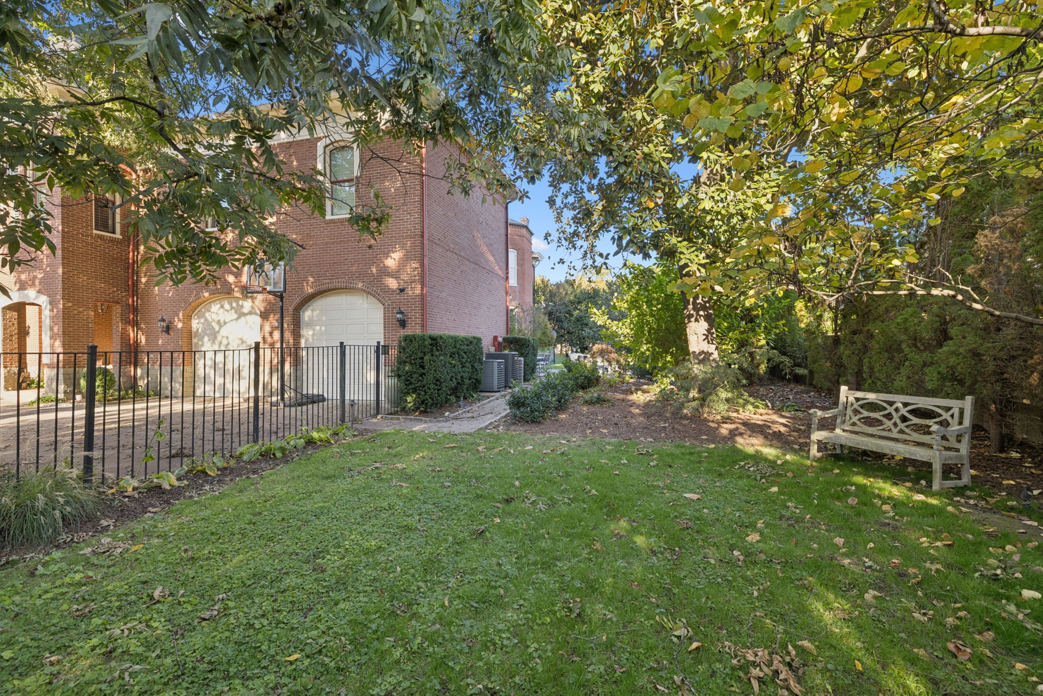 214 3rd Ave, S