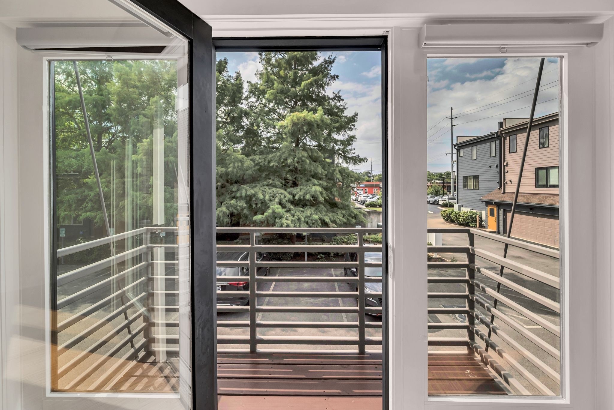 1100 Russell St Unit: 102