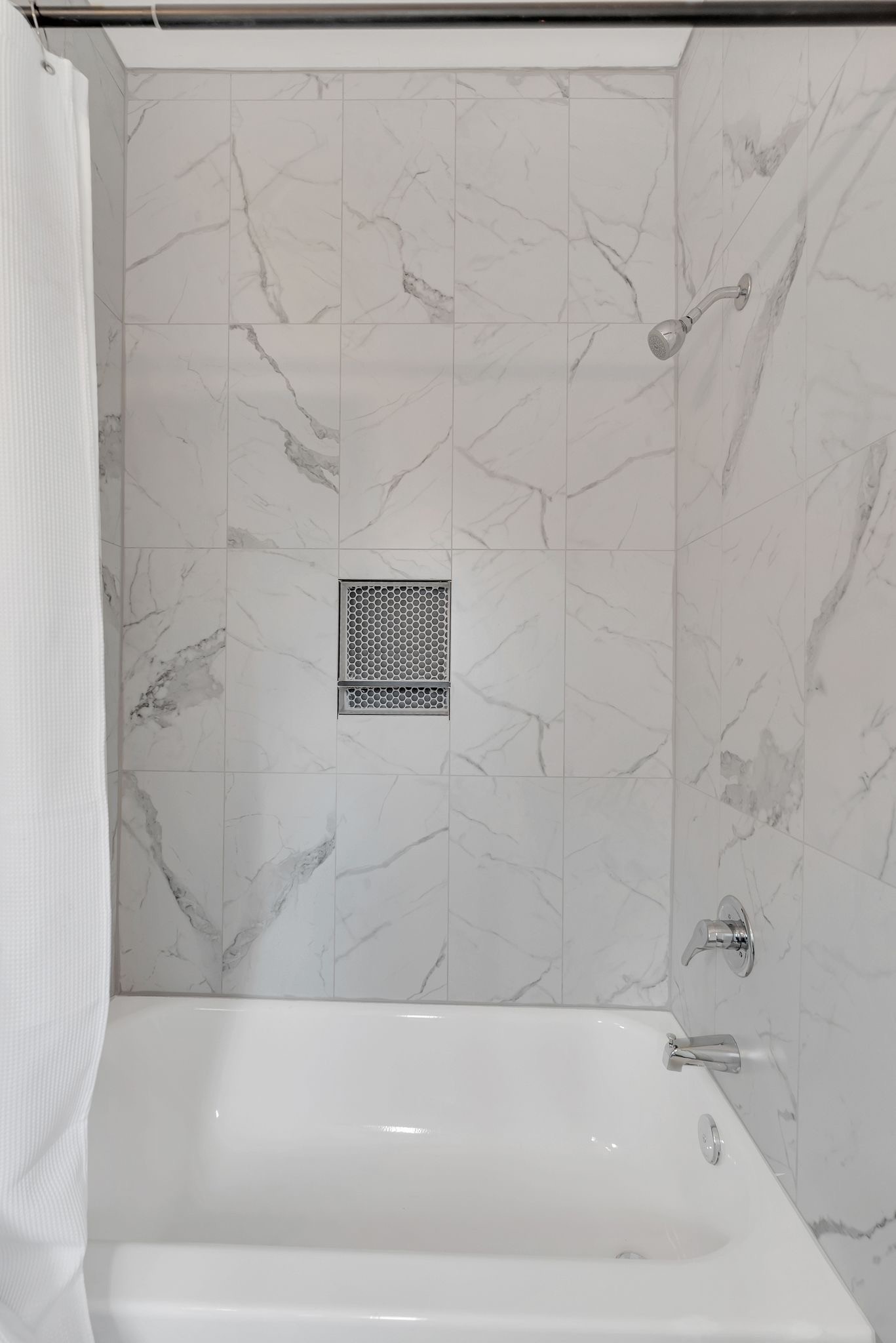 1100 Russell St Unit: 102