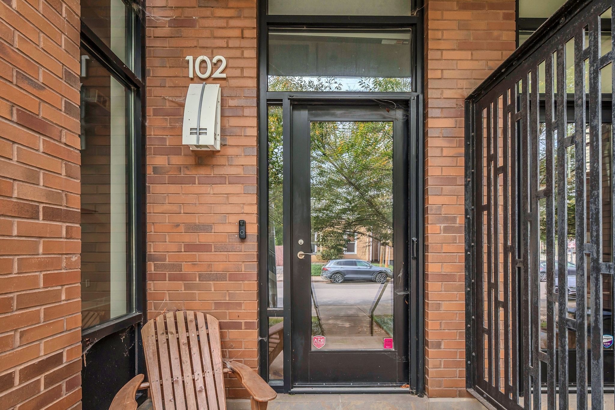 1100 Russell St Unit: 102