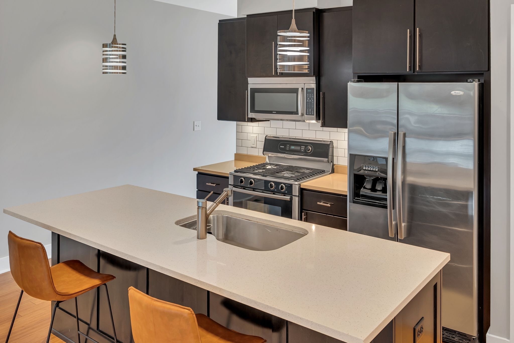 1100 Russell St Unit: 102