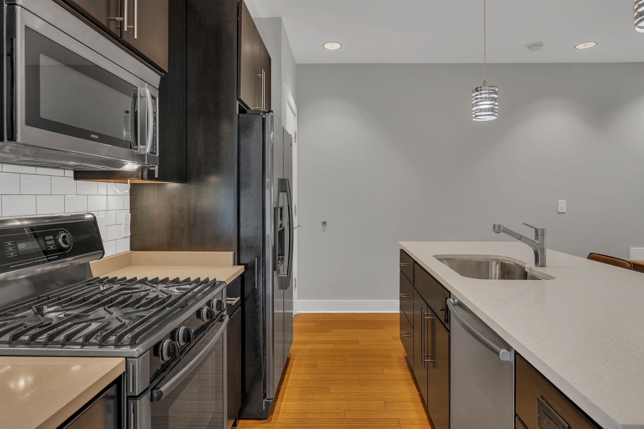 1100 Russell St Unit: 102