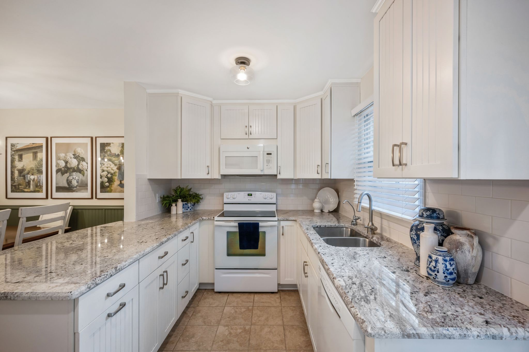 3135 Long Blvd Unit: 2