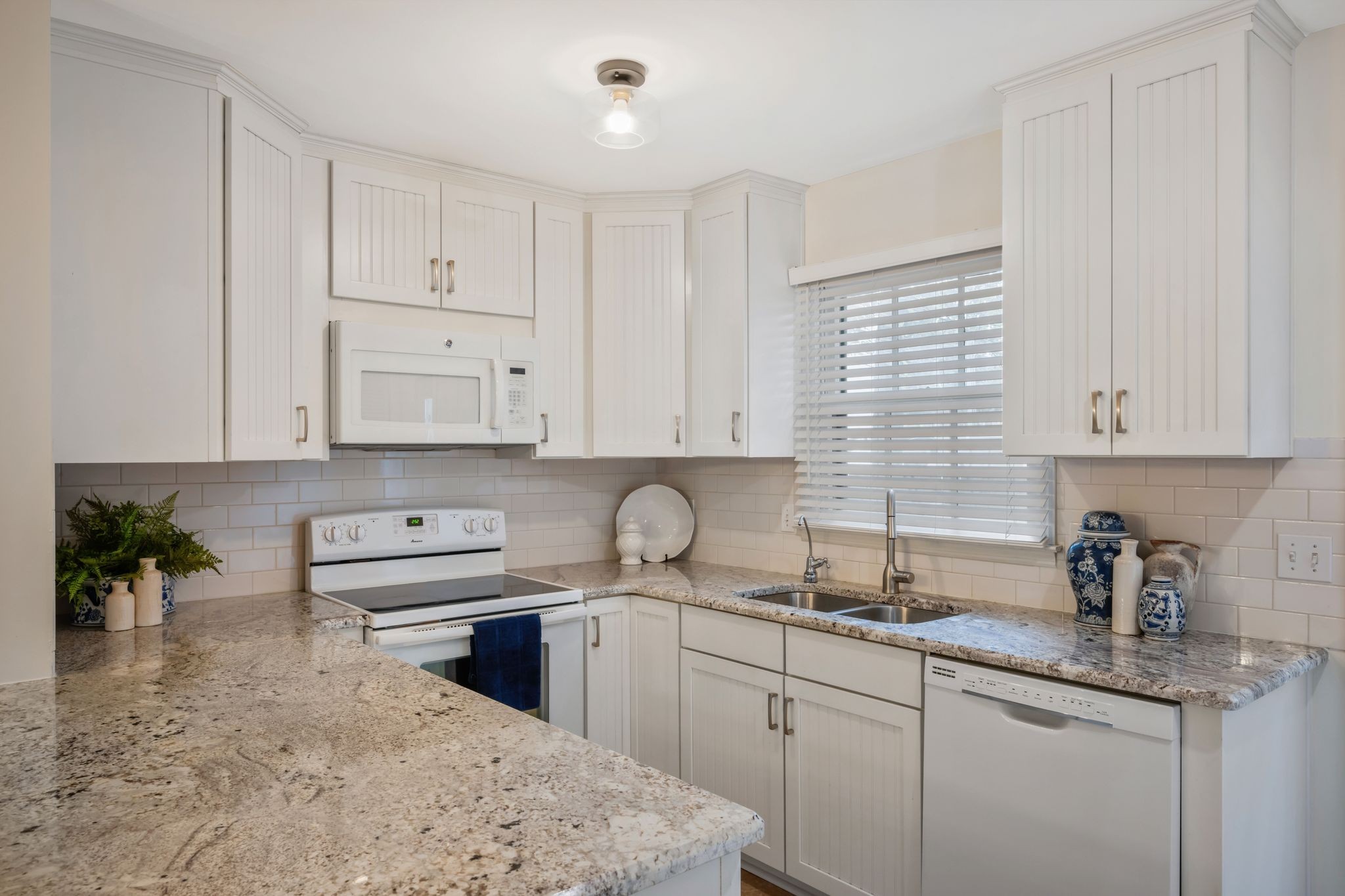 3135 Long Blvd Unit: 2