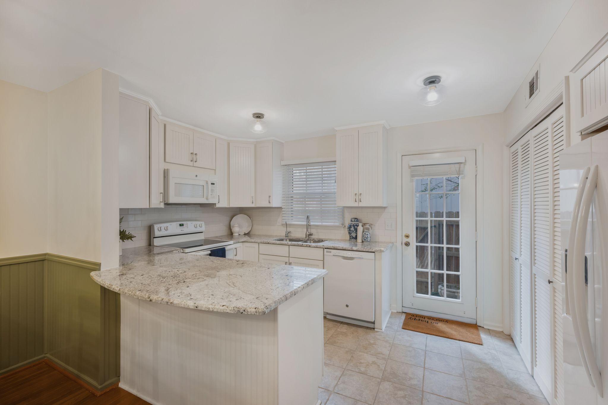 3135 Long Blvd Unit: 2