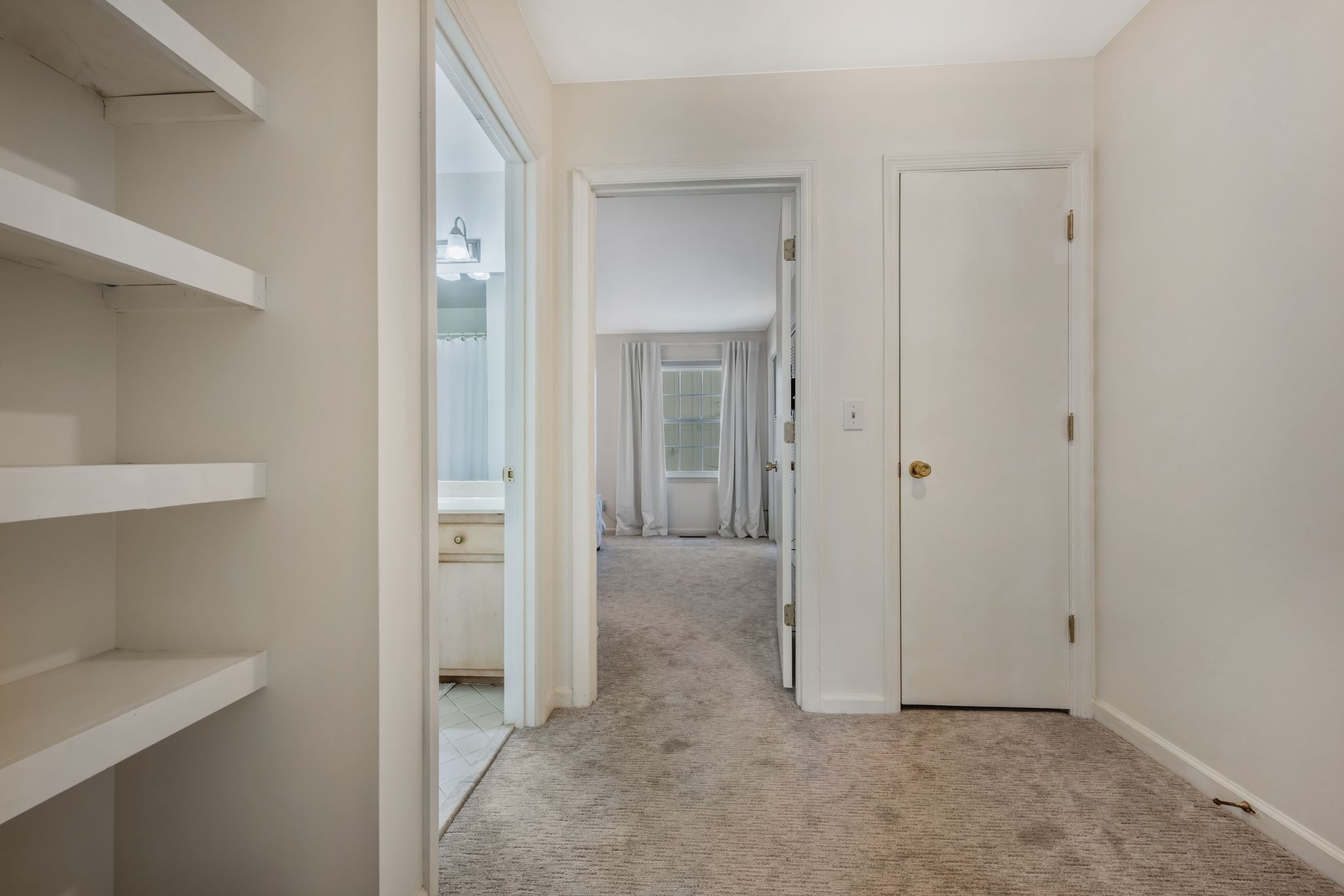 3135 Long Blvd Unit: 2