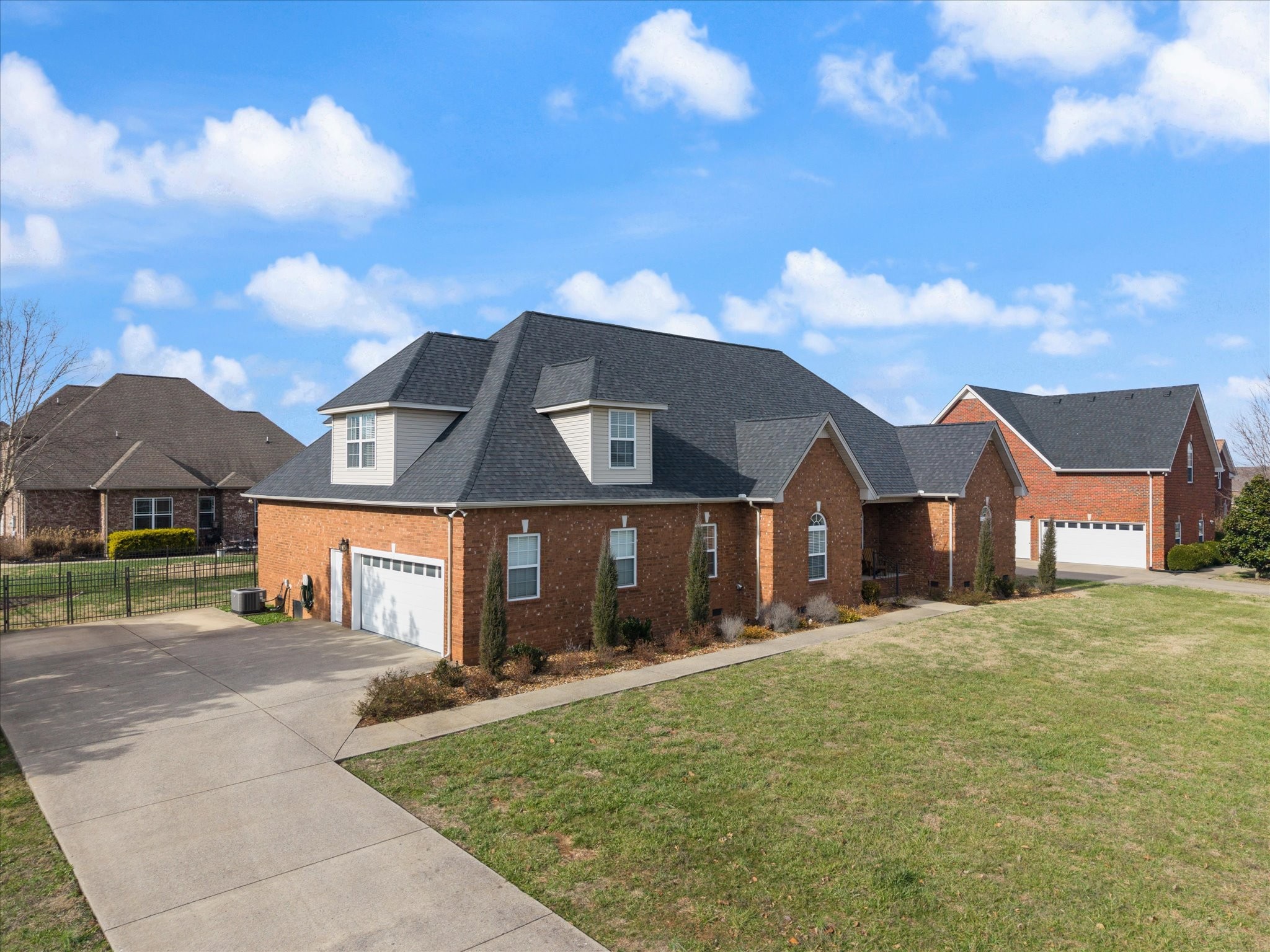 4949 Neyland Way