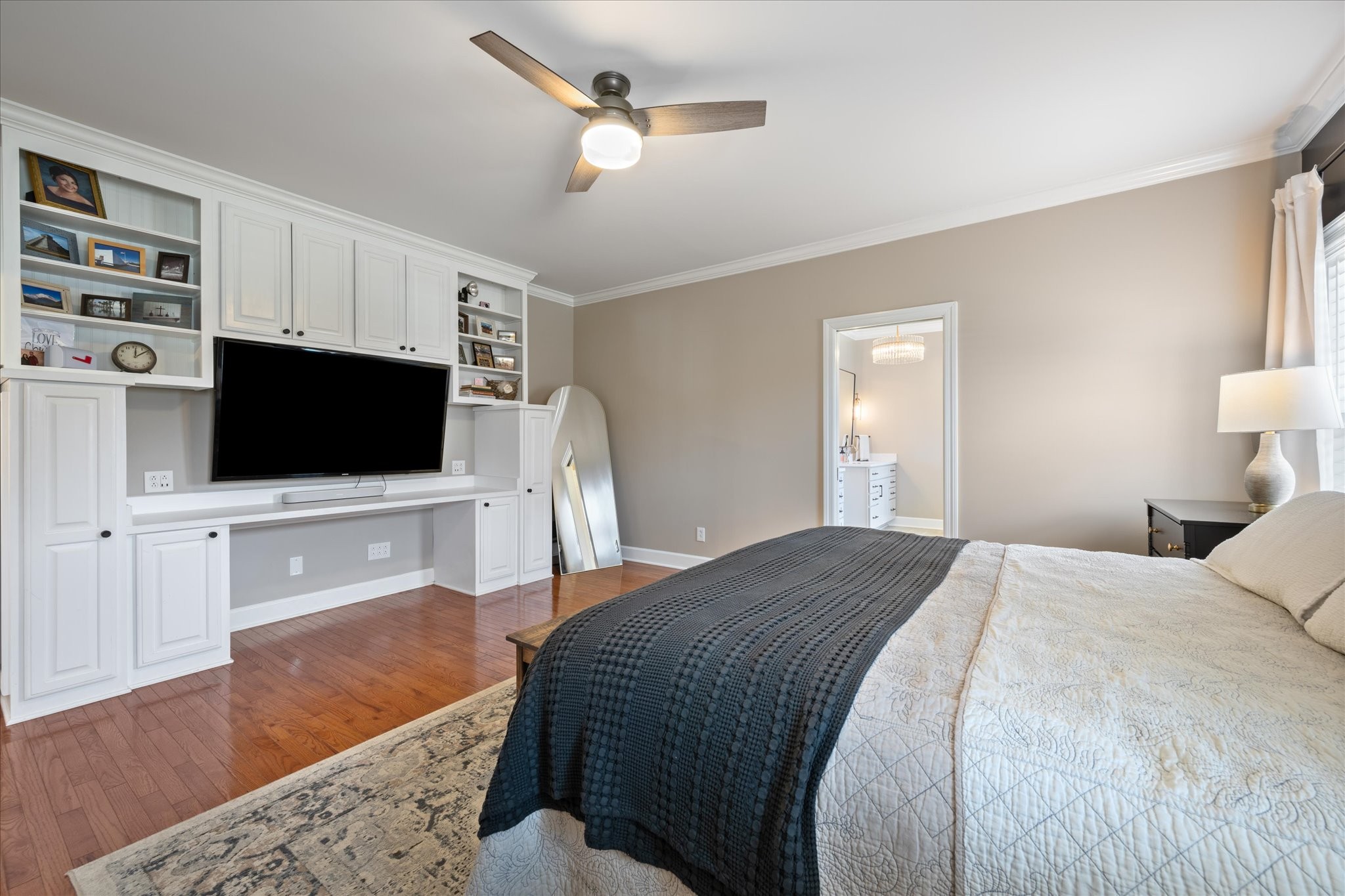 4949 Neyland Way