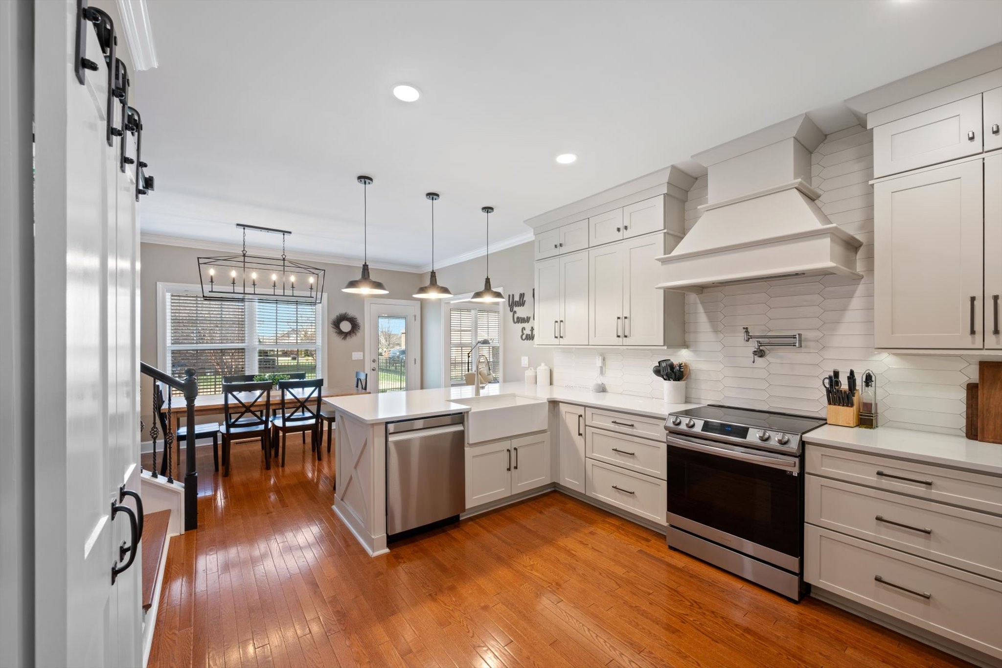 4949 Neyland Way