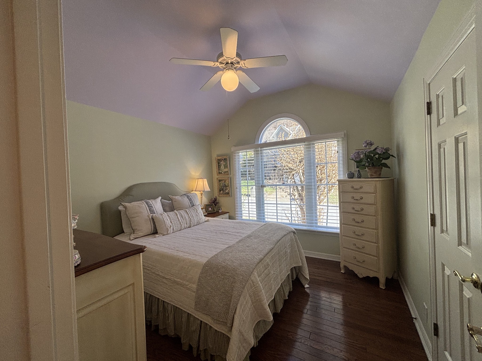 2549 Devon Valley Dr