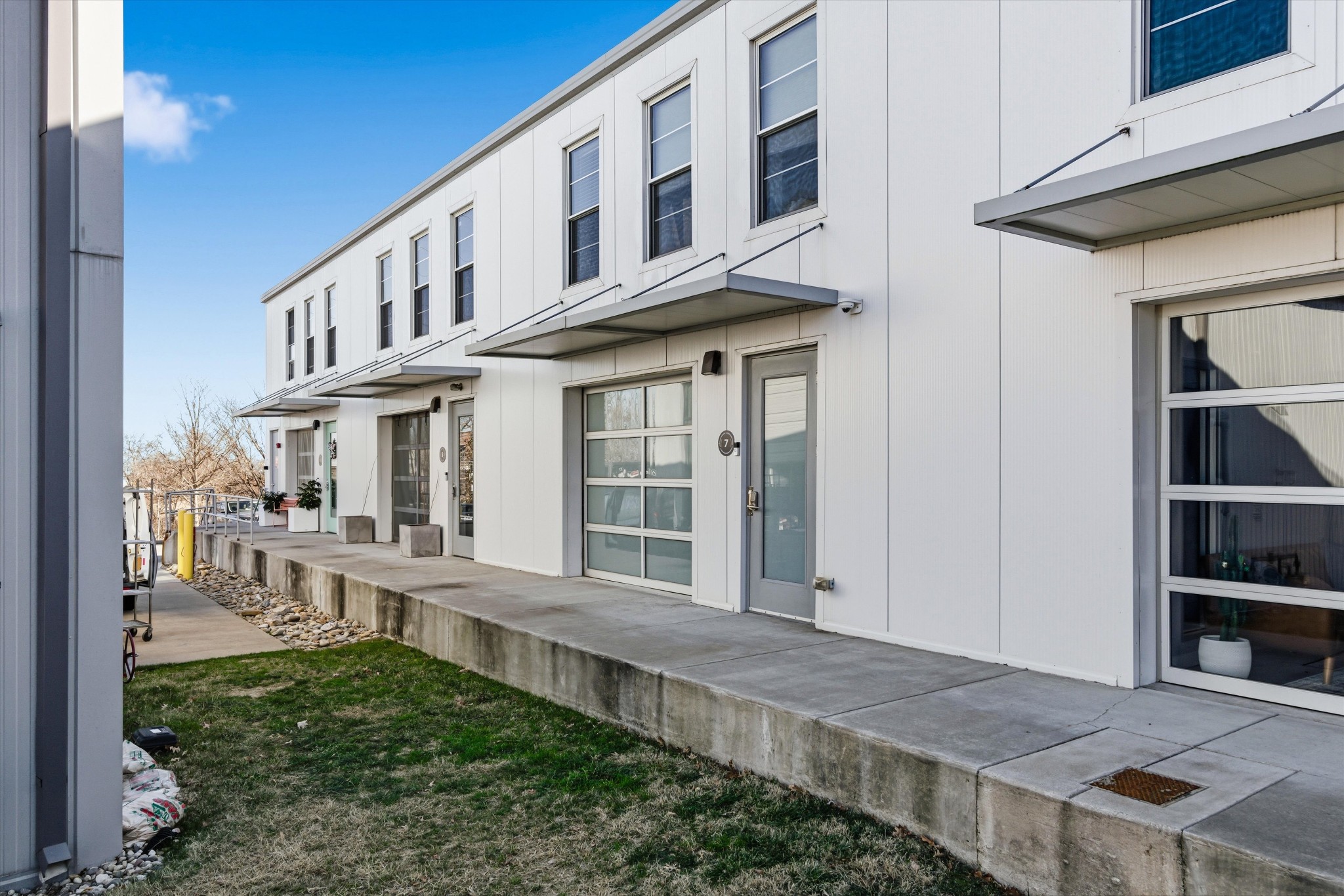 370 Herron Dr Apt 7
